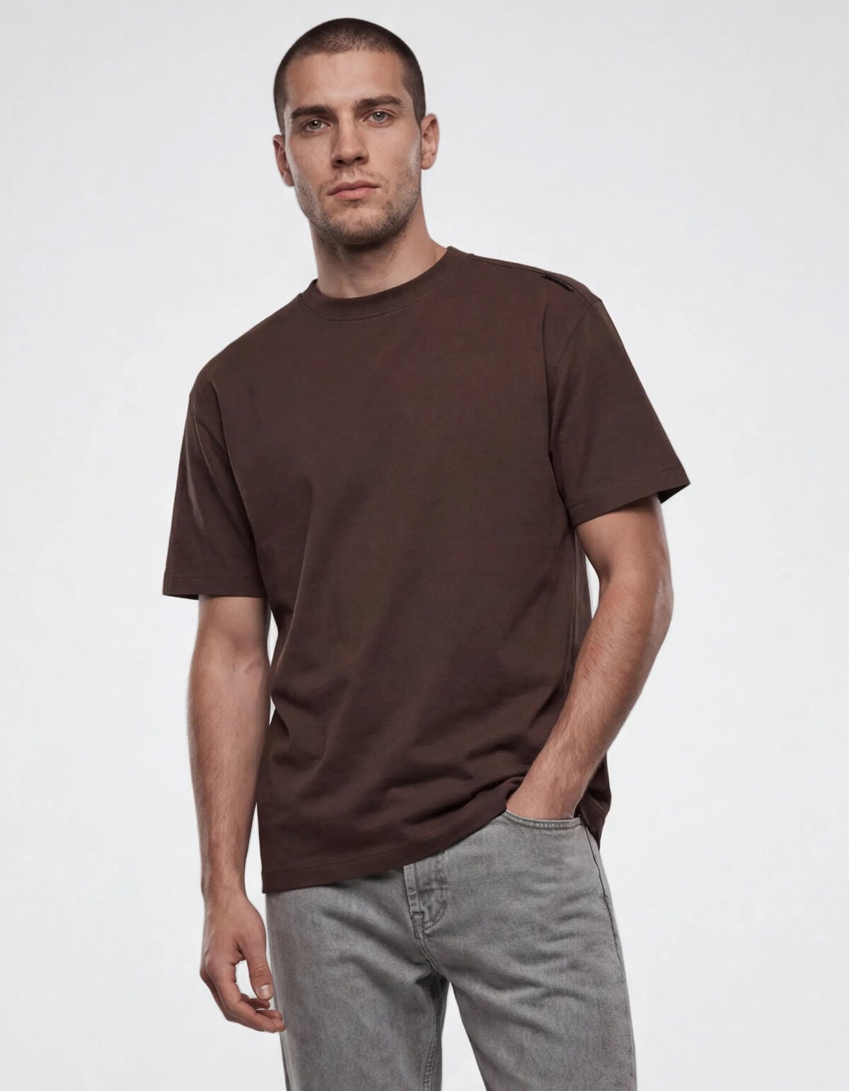 Basis Label T-shirt Donkerbruin