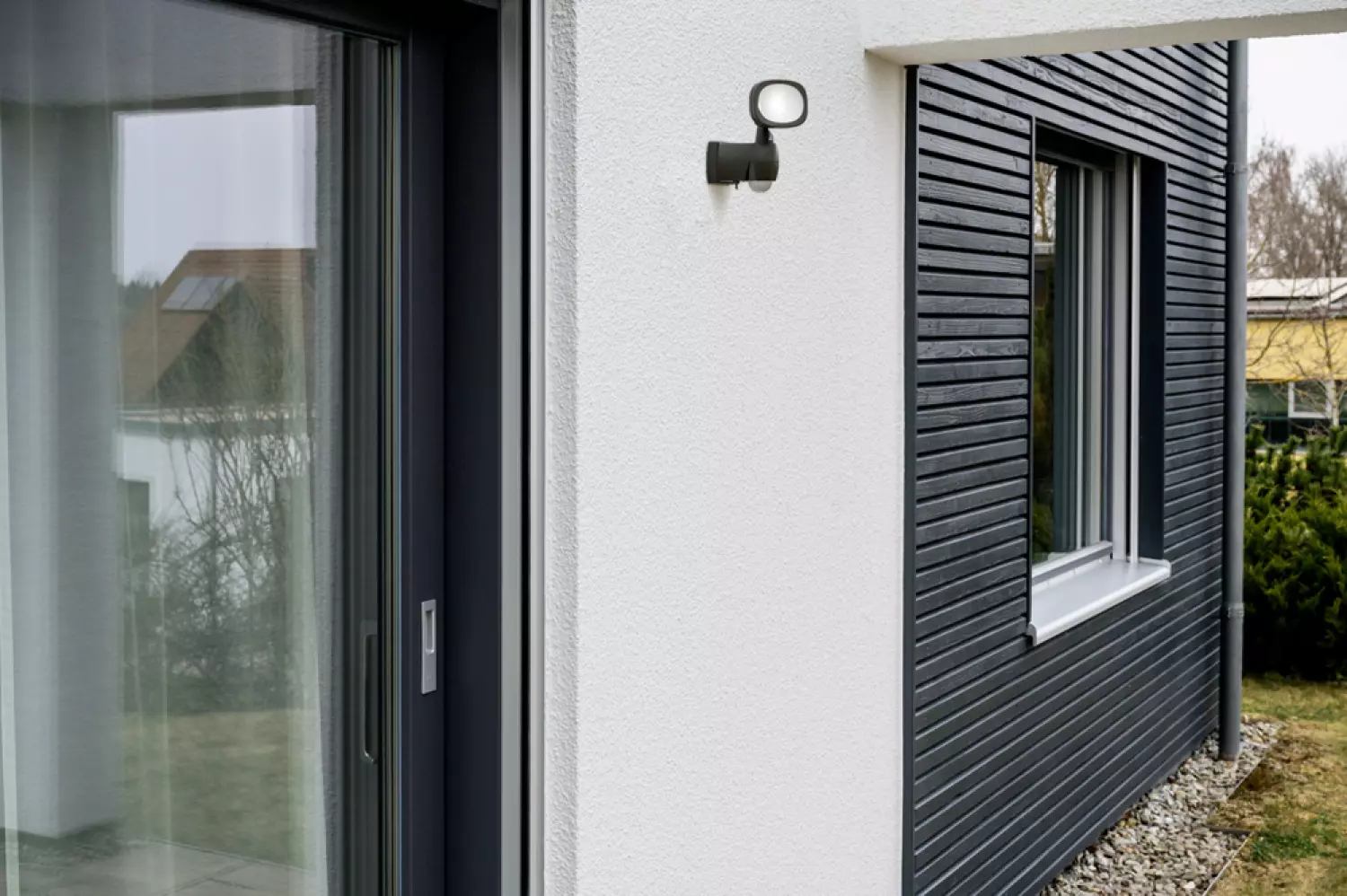 Brennenstuhl 1178900100 Batterij LED Straler LUFOS 400 met infrarood-bewegingsmelder IP44 - 400lm