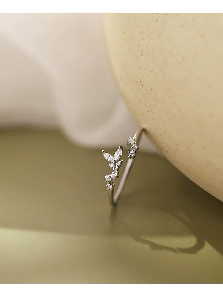 Gaya - Open ring van sterlingzilver met vlindersteentjes
