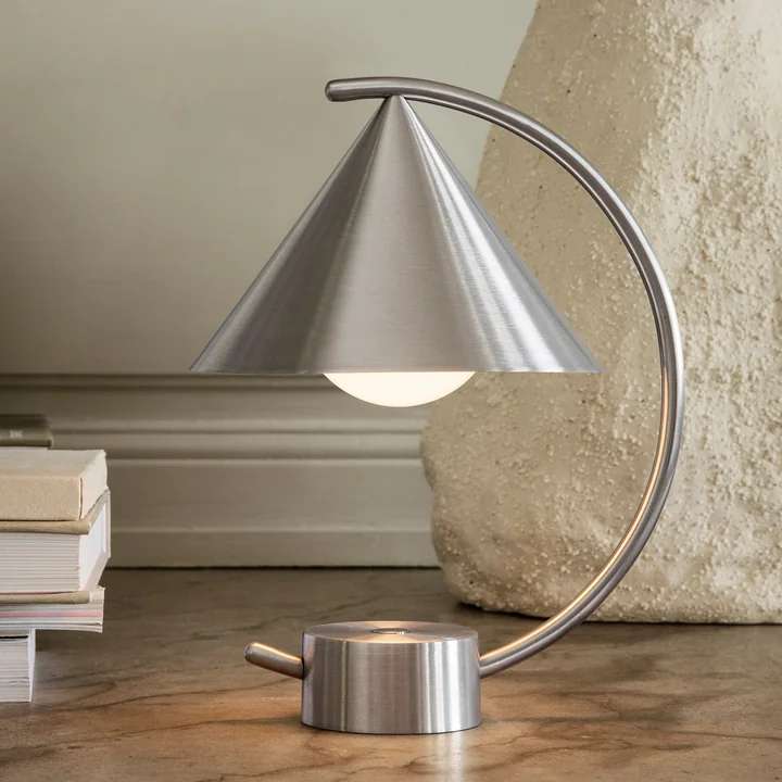 Ferm Living - Meridian Akku LED-Tischleuchte, schwarz