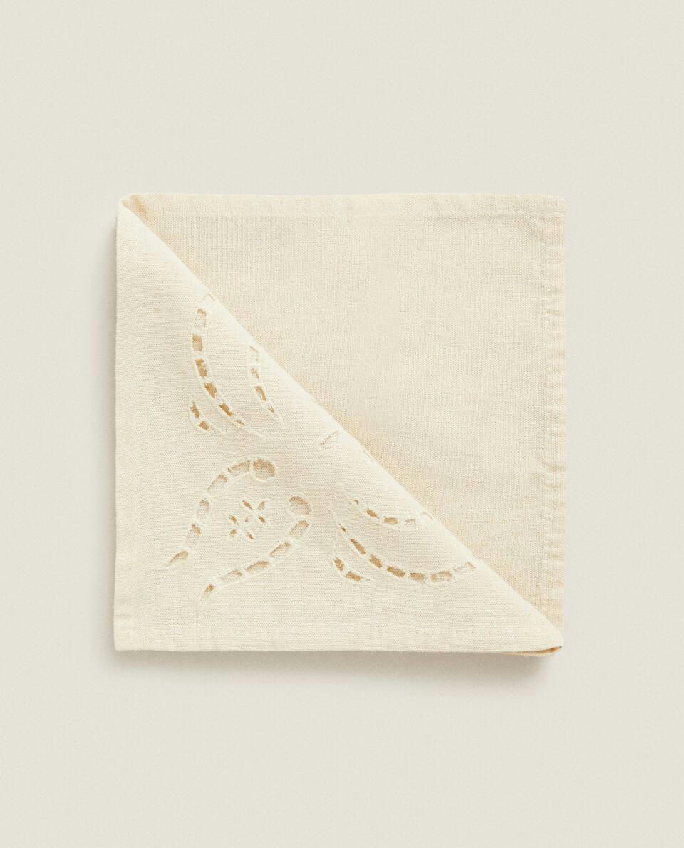 Guardanapos bordados com flores (pacote com 2)