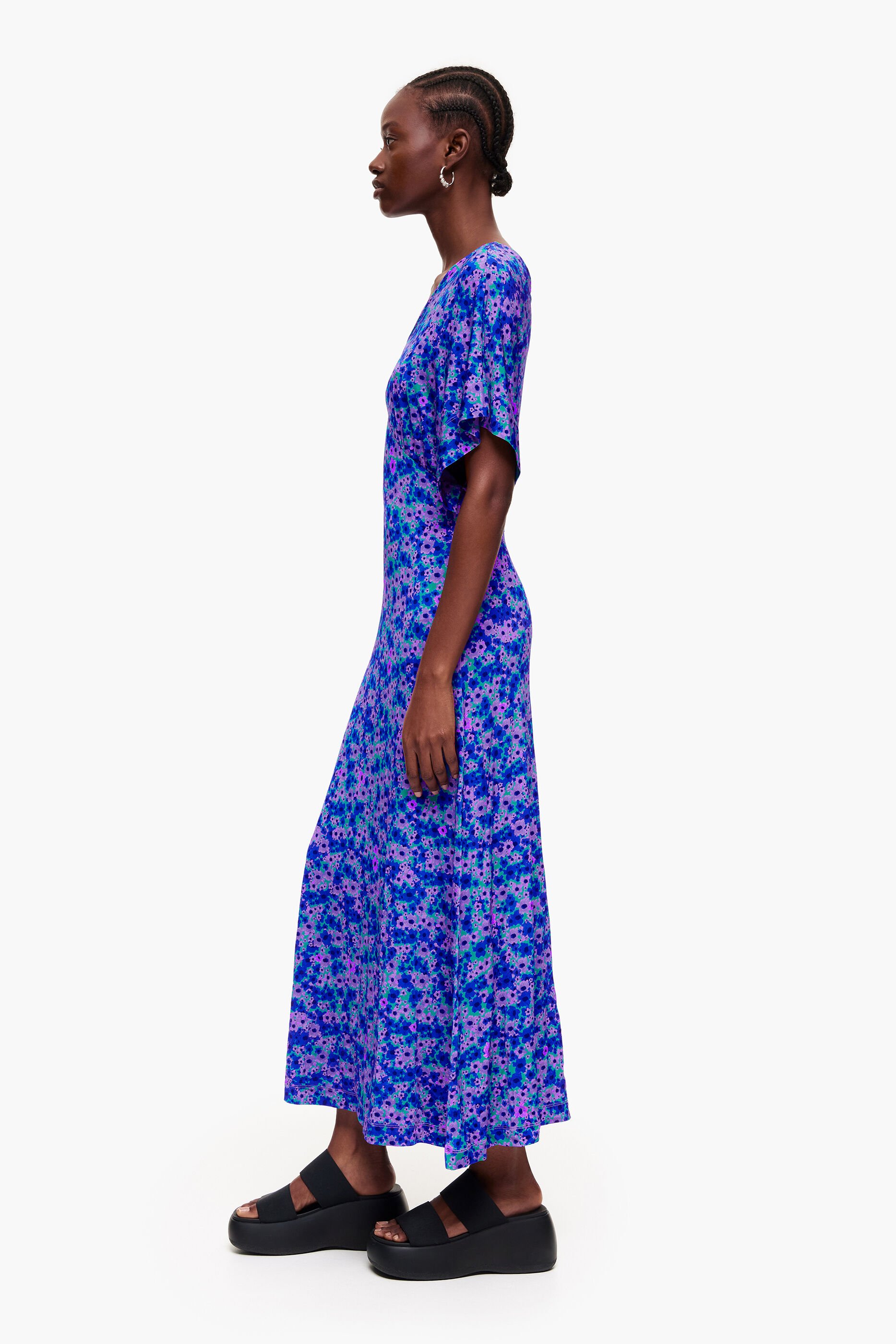 Vestido midi com estampa floral verde