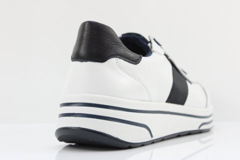 ara Sneaker