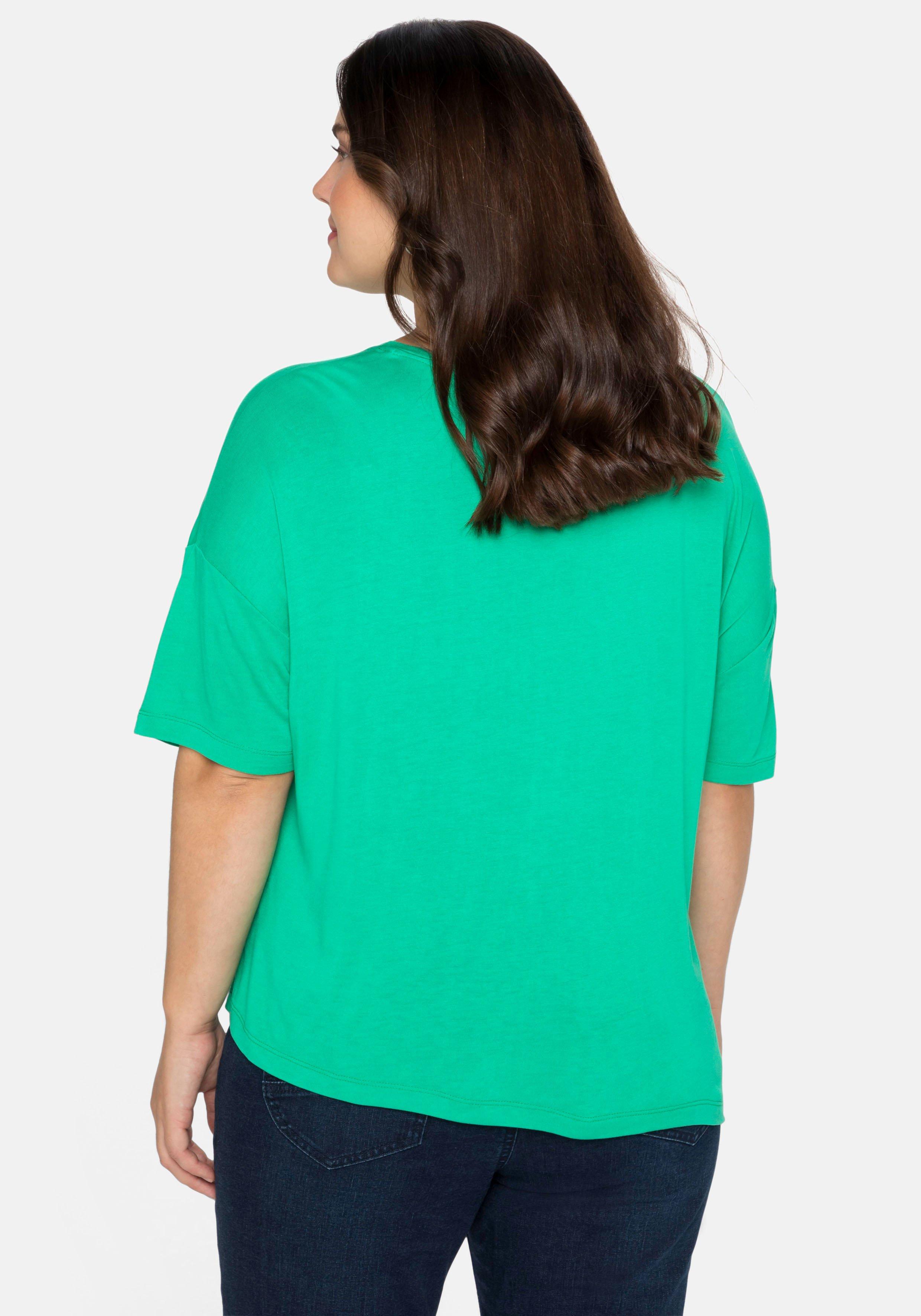 Shirt mit asymmetrischem Saum und Falten