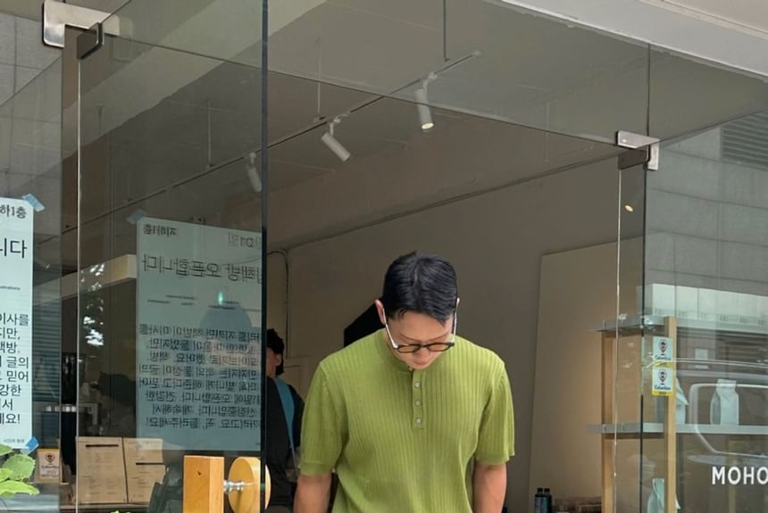 SeoulPop - Effen gebreide top met korte mouwen