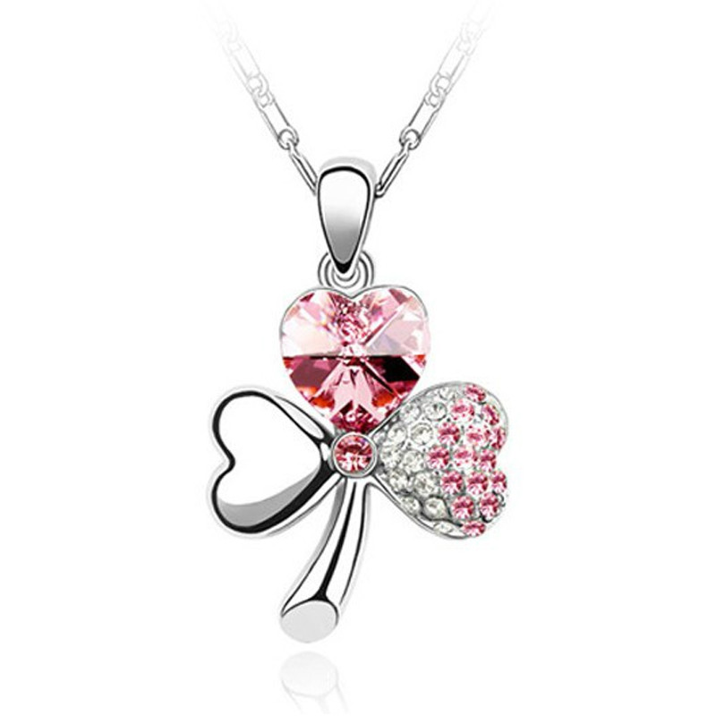Pendentif Trêfle Ã 3 feuilles orné de Cristal Rose de Swarovski