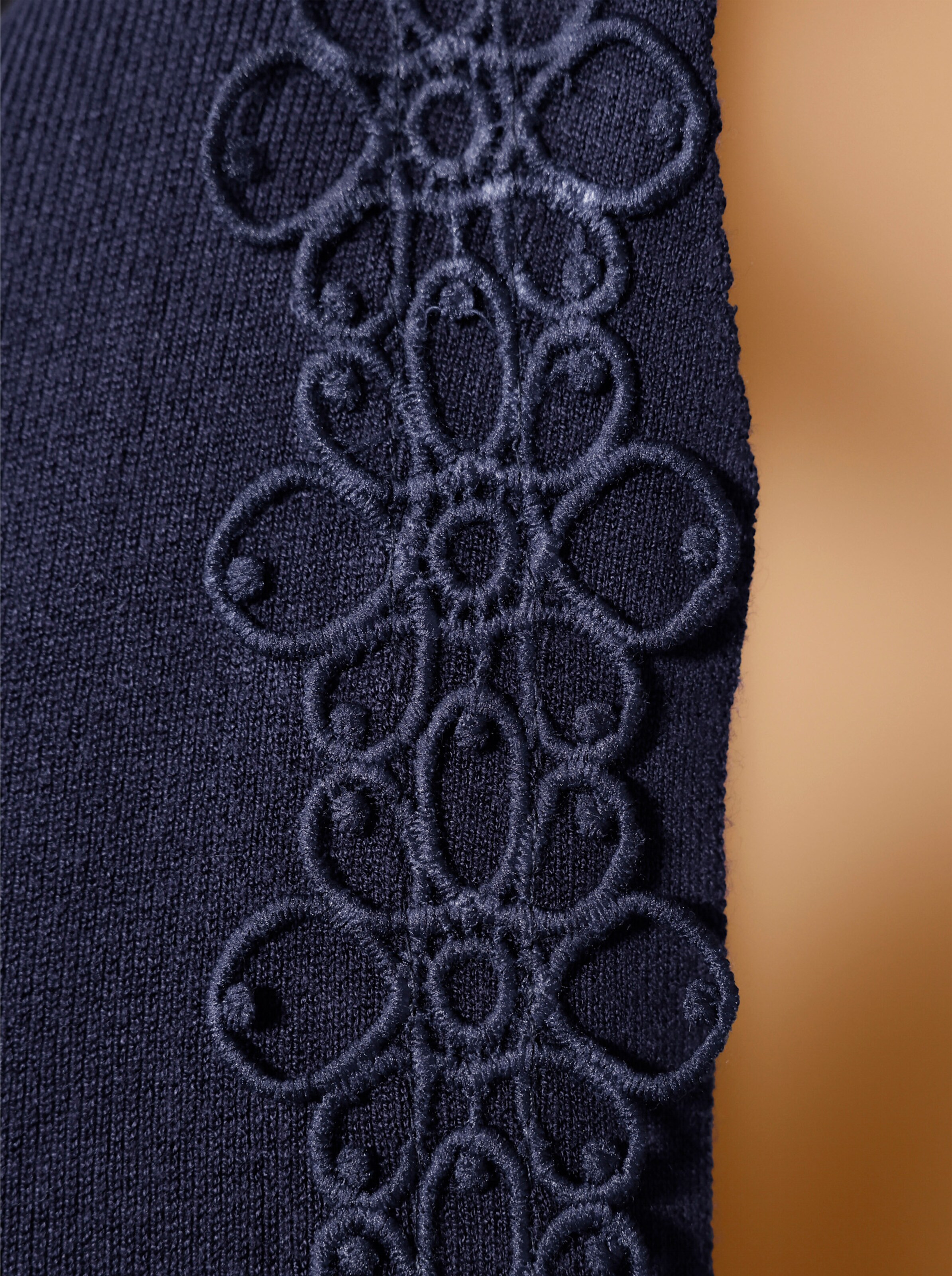 Strickjacke in marine