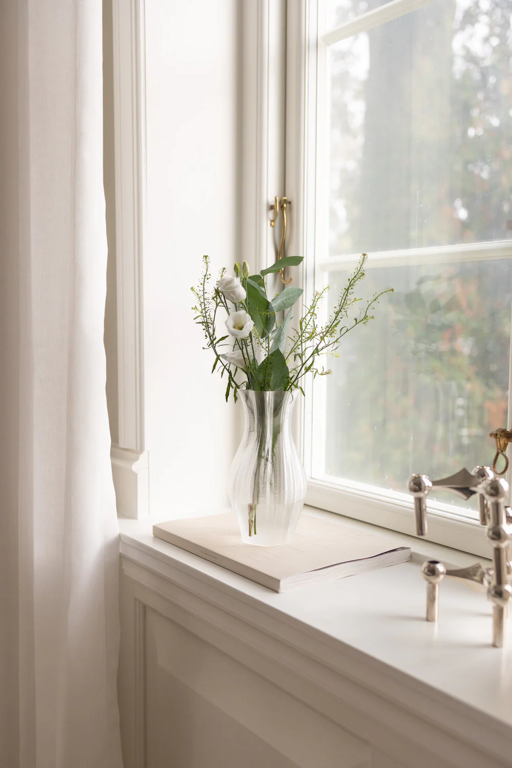 BLOOM OBJECTS  Bloom vase, Ivory - H19 cm.