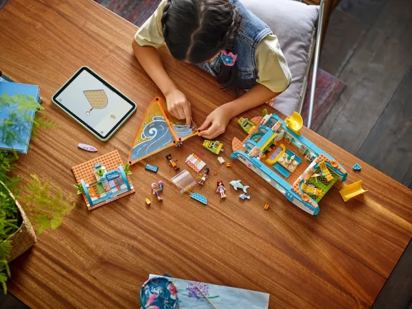 LEGO Friends 42664 Eventyrfyldt bådrejse