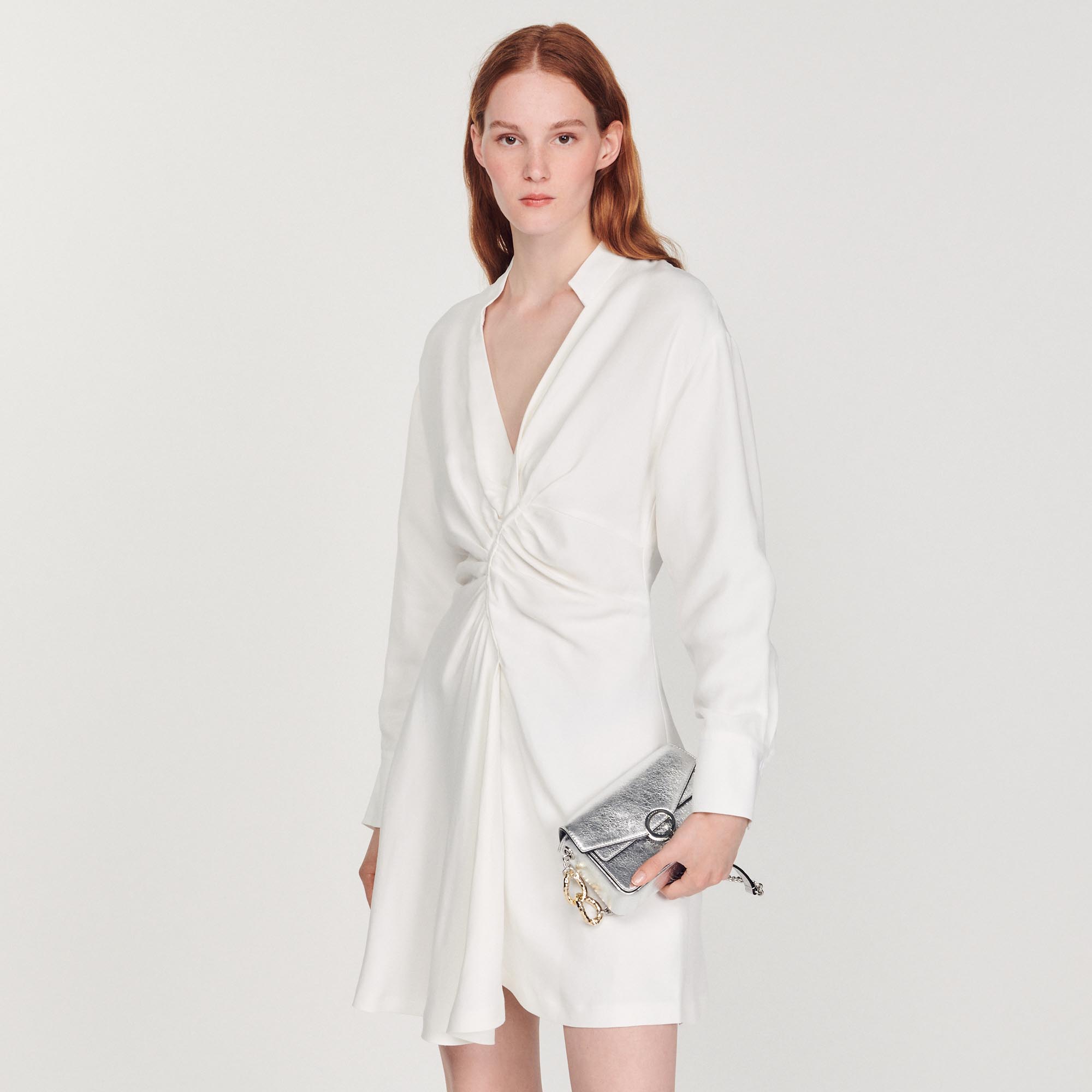 Robe courte á manches longues