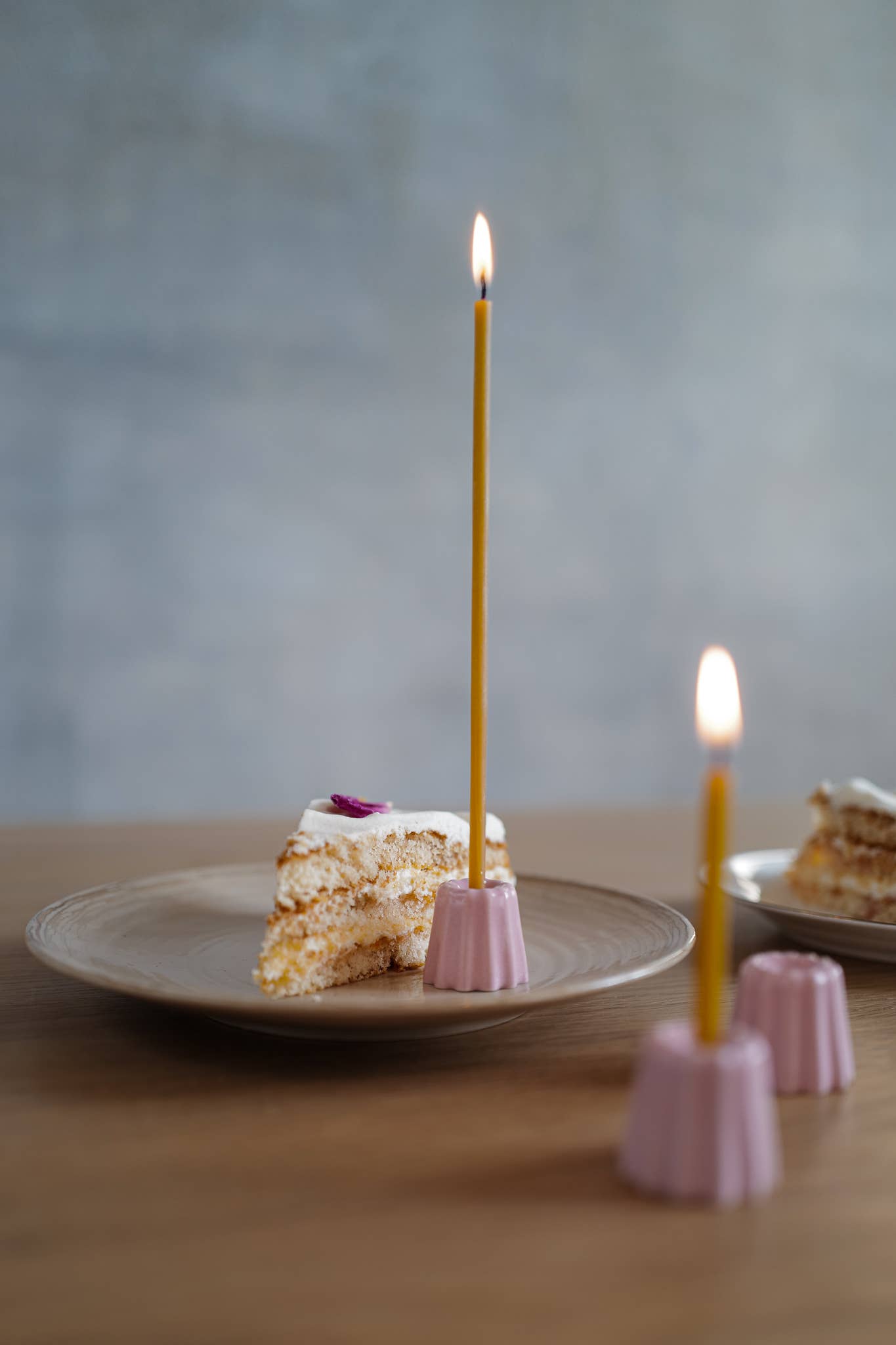 Kerzenständer klein aus Porzellan, weiss matt