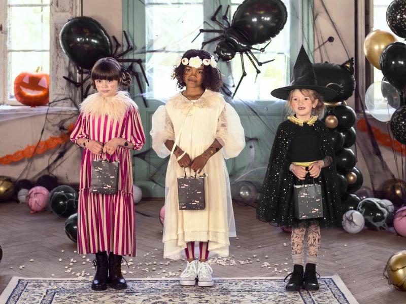 Partydeco Geschenkbox Fledermäuse Schwarz Halloween Geschenktüte Fledermäuse