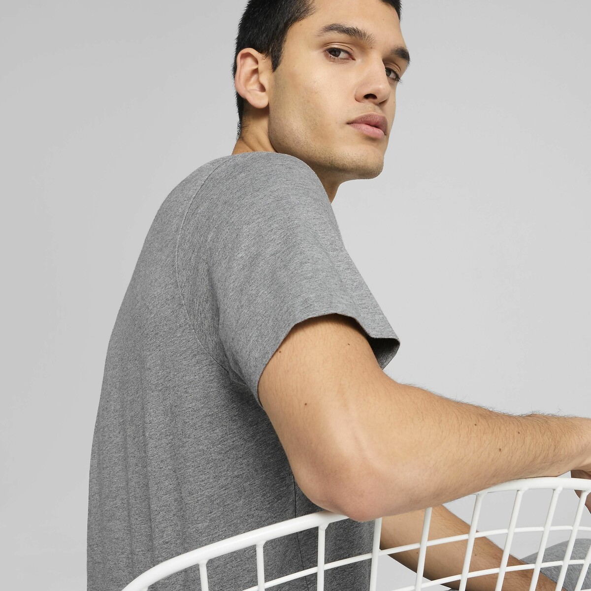 PUMA<br>Camiseta de manga curta com logotipo Essentiel grande