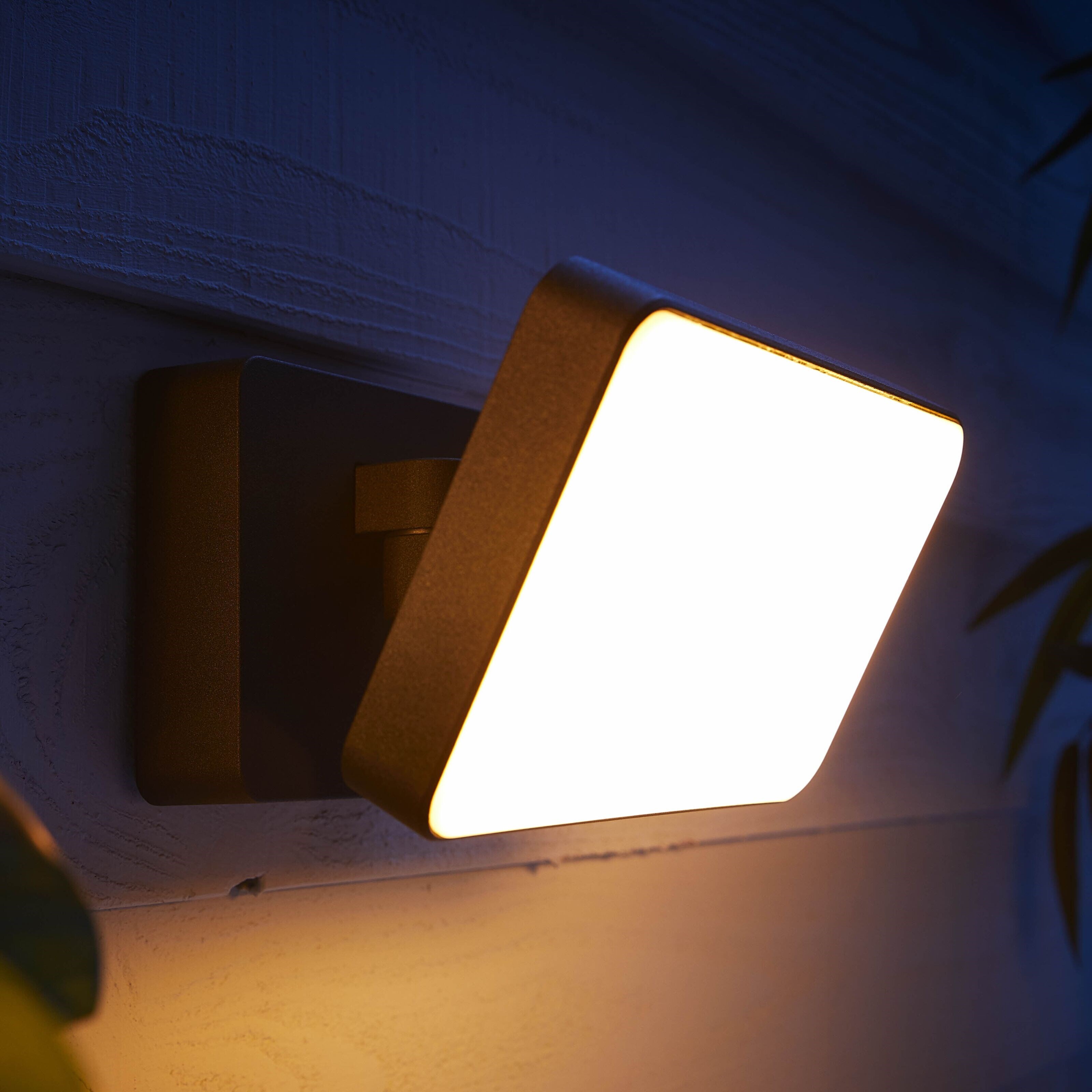 Philips Hue Discover Utendørslyskaster 2250 lm