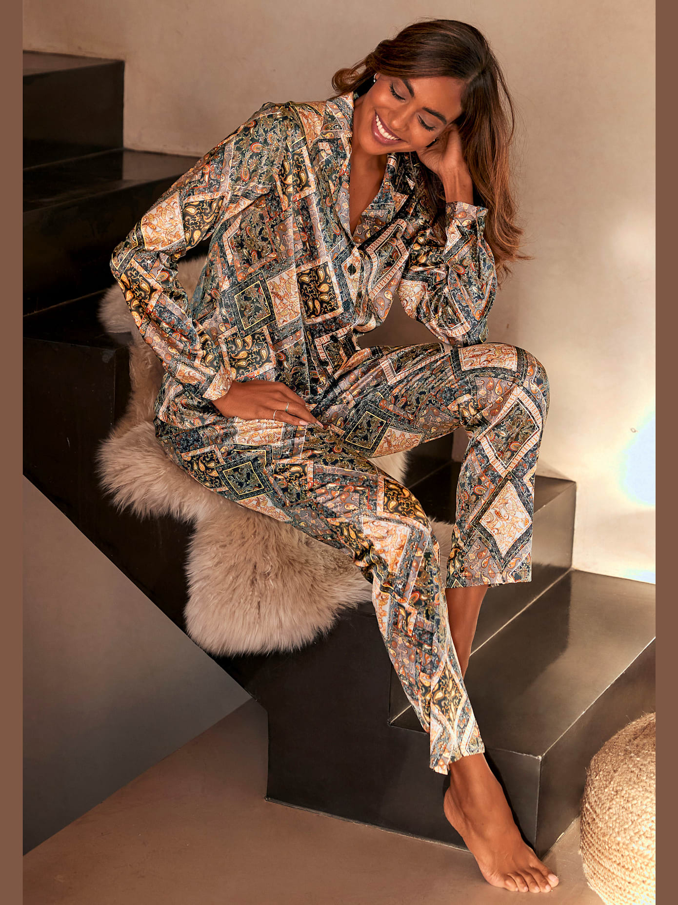 Pyjama en satin classique avec élégant motif paisley