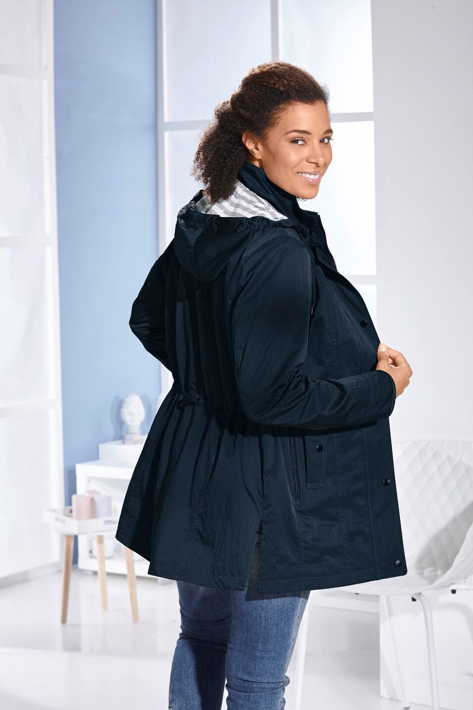 Jacke mit Schub- und Reißverschlusstaschen