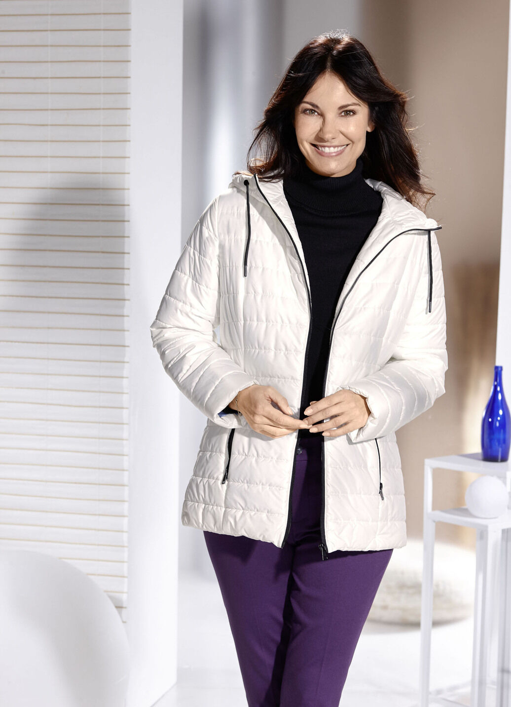 Jacke mit fester Kapuze