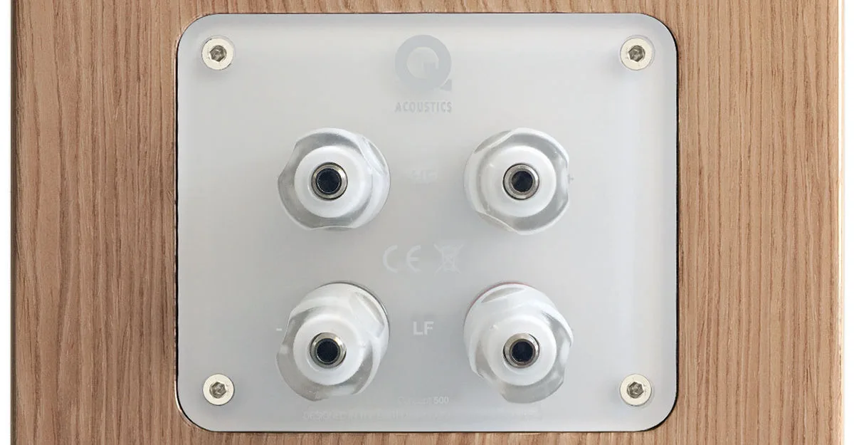 Q Acoustics Concept 500 Blanc & Chêne (la paire) Enceintes colonne