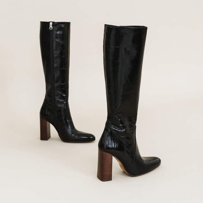 Bottes hautes  en cuir vernis noir