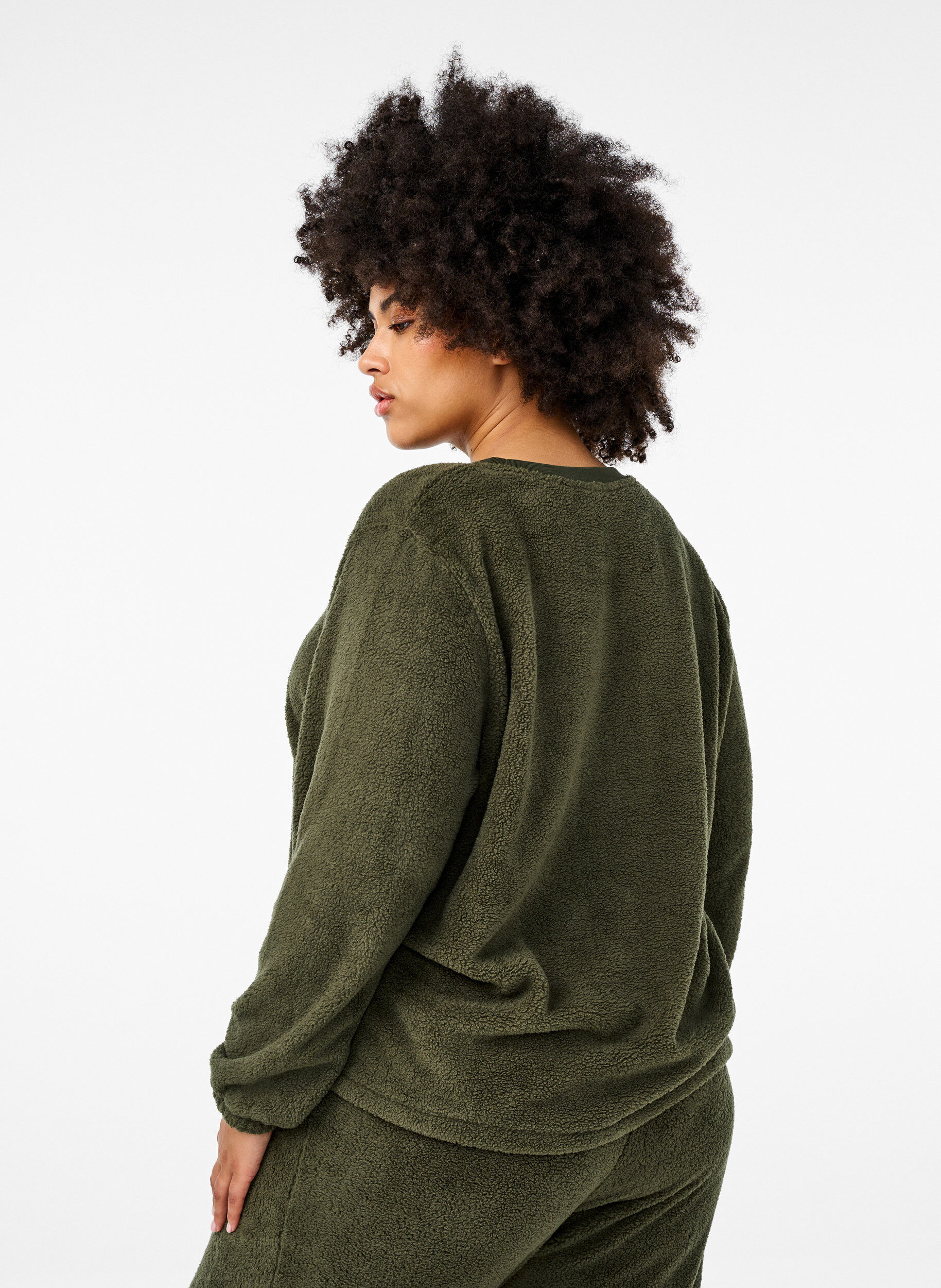 Løs teddy bluse med rund hals