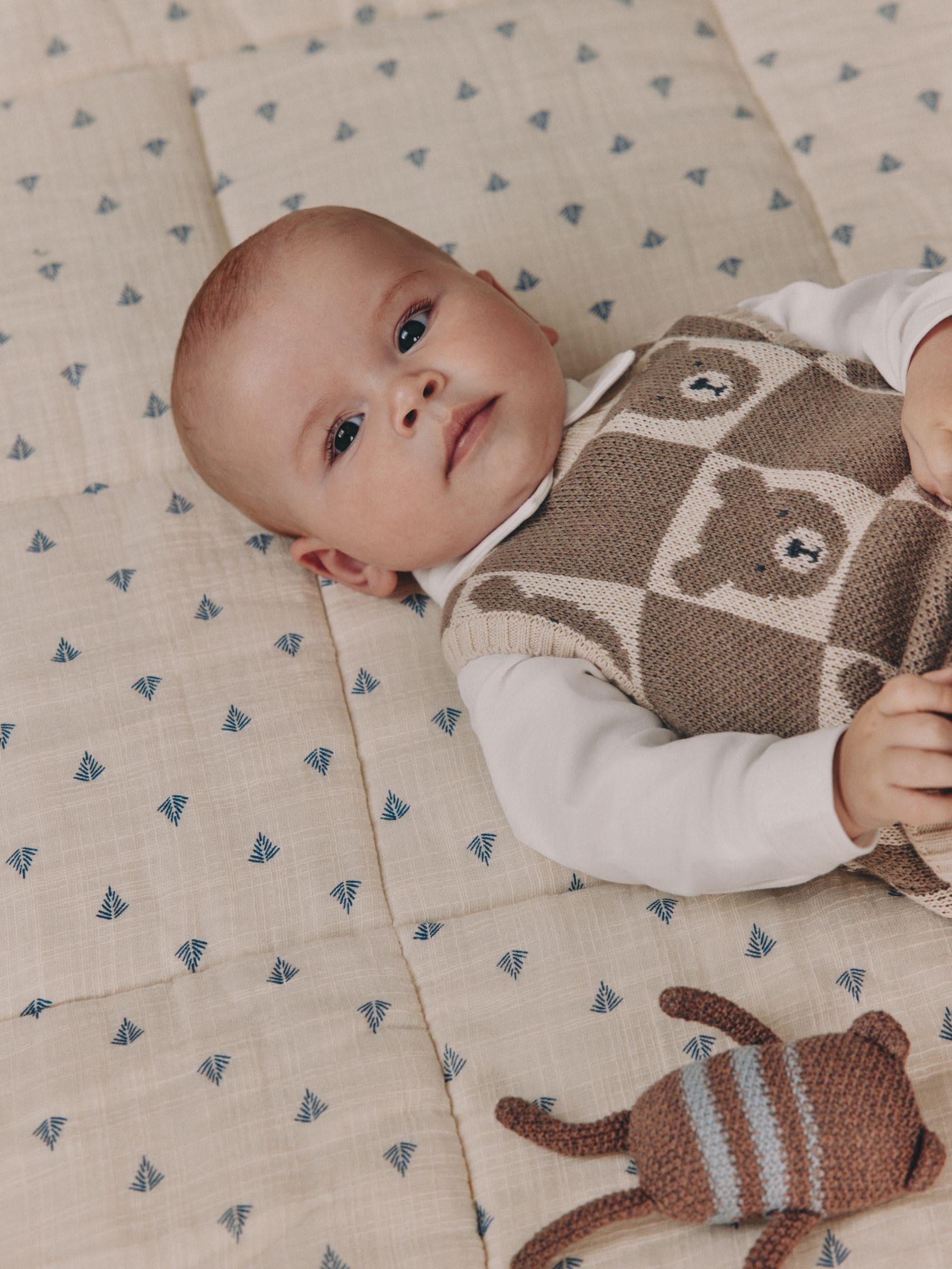 Neutraal met beren - Set van gebreid vest, overhemd en broek voor baby's (0mnd -2jr)