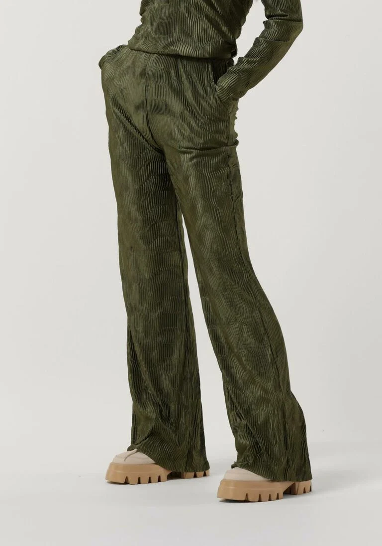 ANOTHER LABEL groene another label pantalon garcelle pleated pants