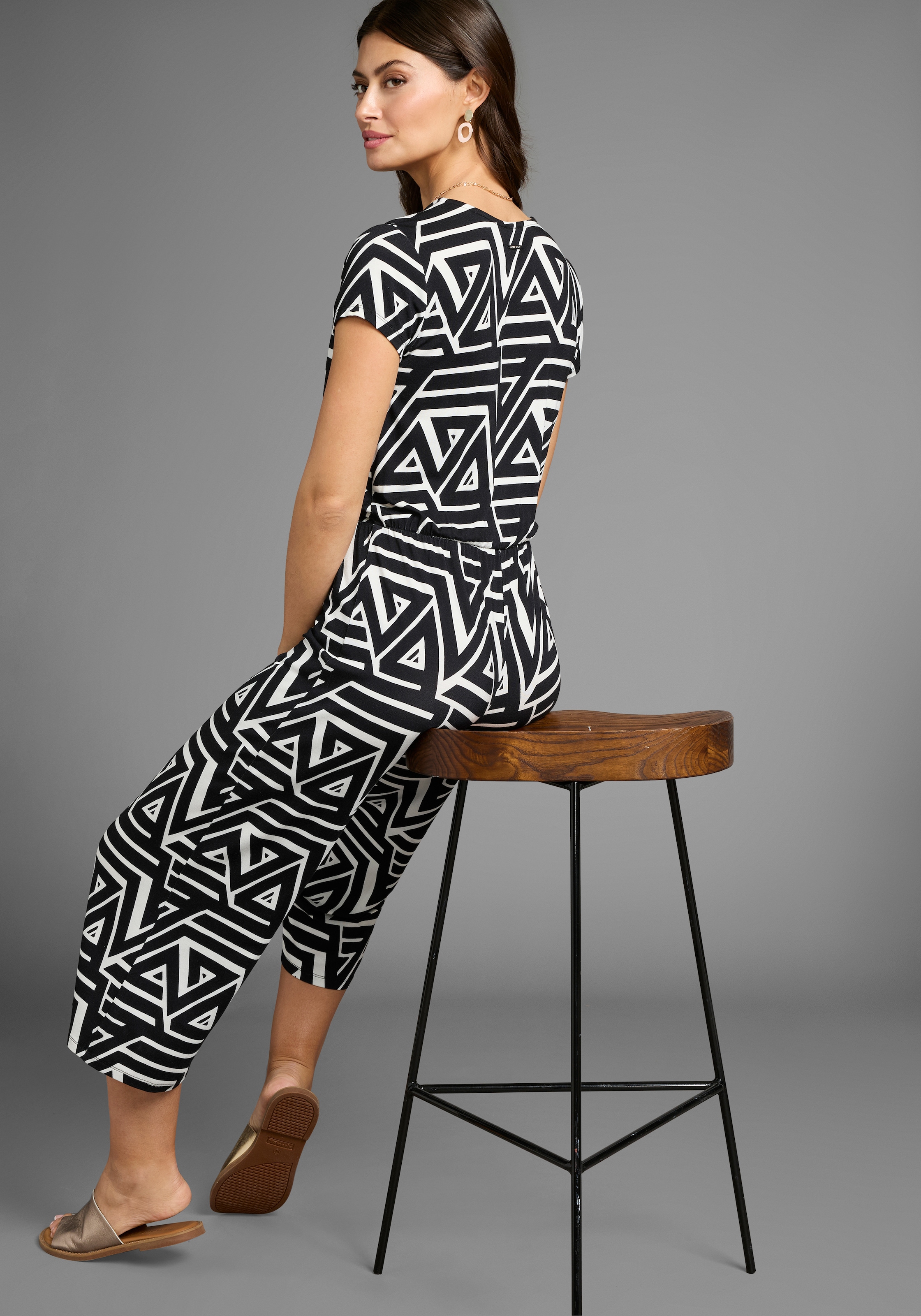 Laura Scott Jumpsuit , mit V-Ausschnitt