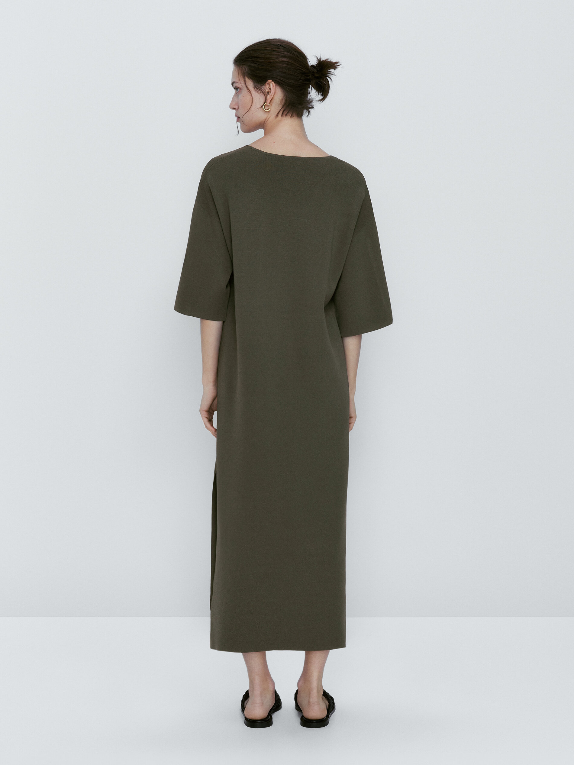 Vestido de malha com decote em V - VERDE CLARO