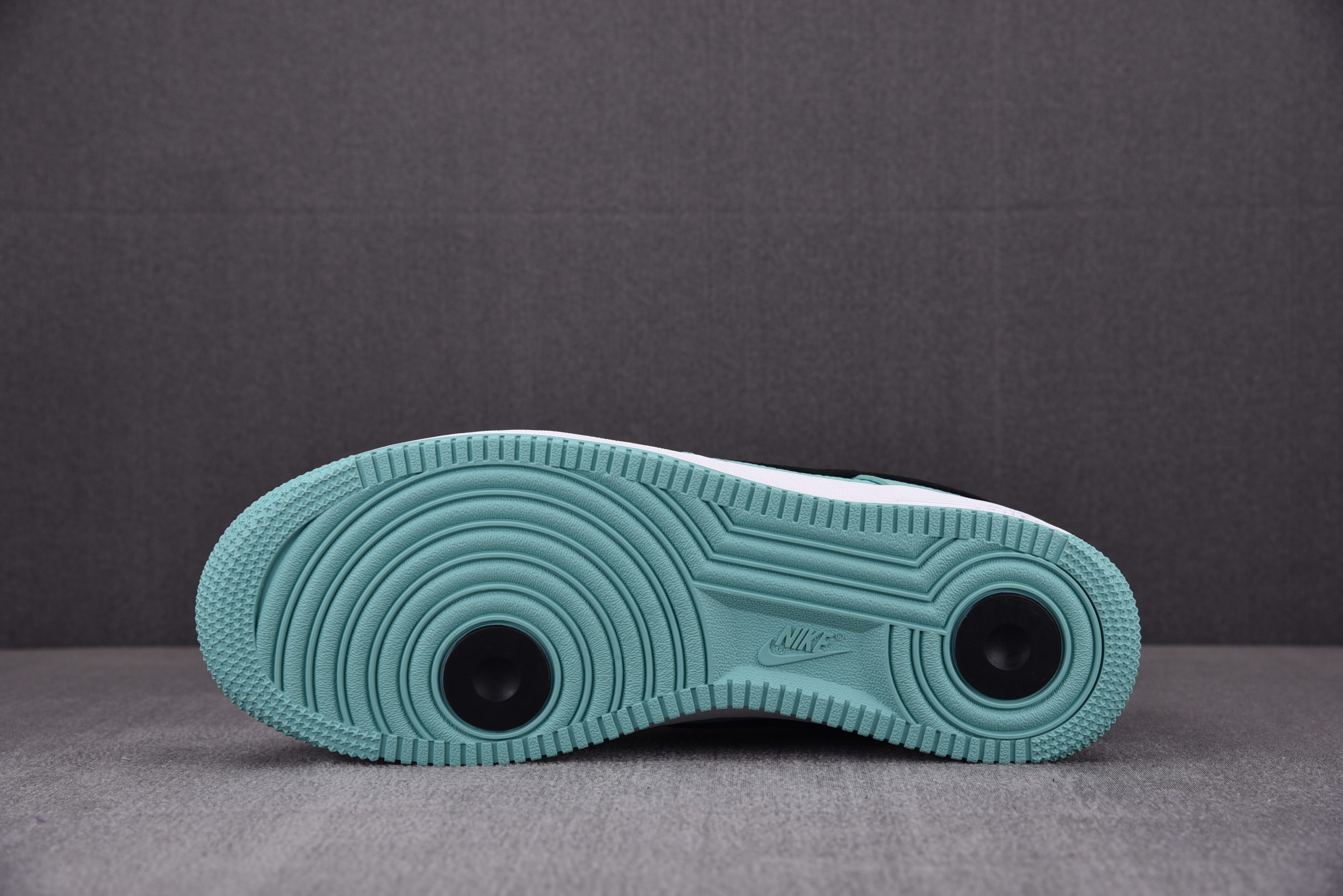 Nike Air Force 1 Low Tiffany & Co. 1837 reversed black and green