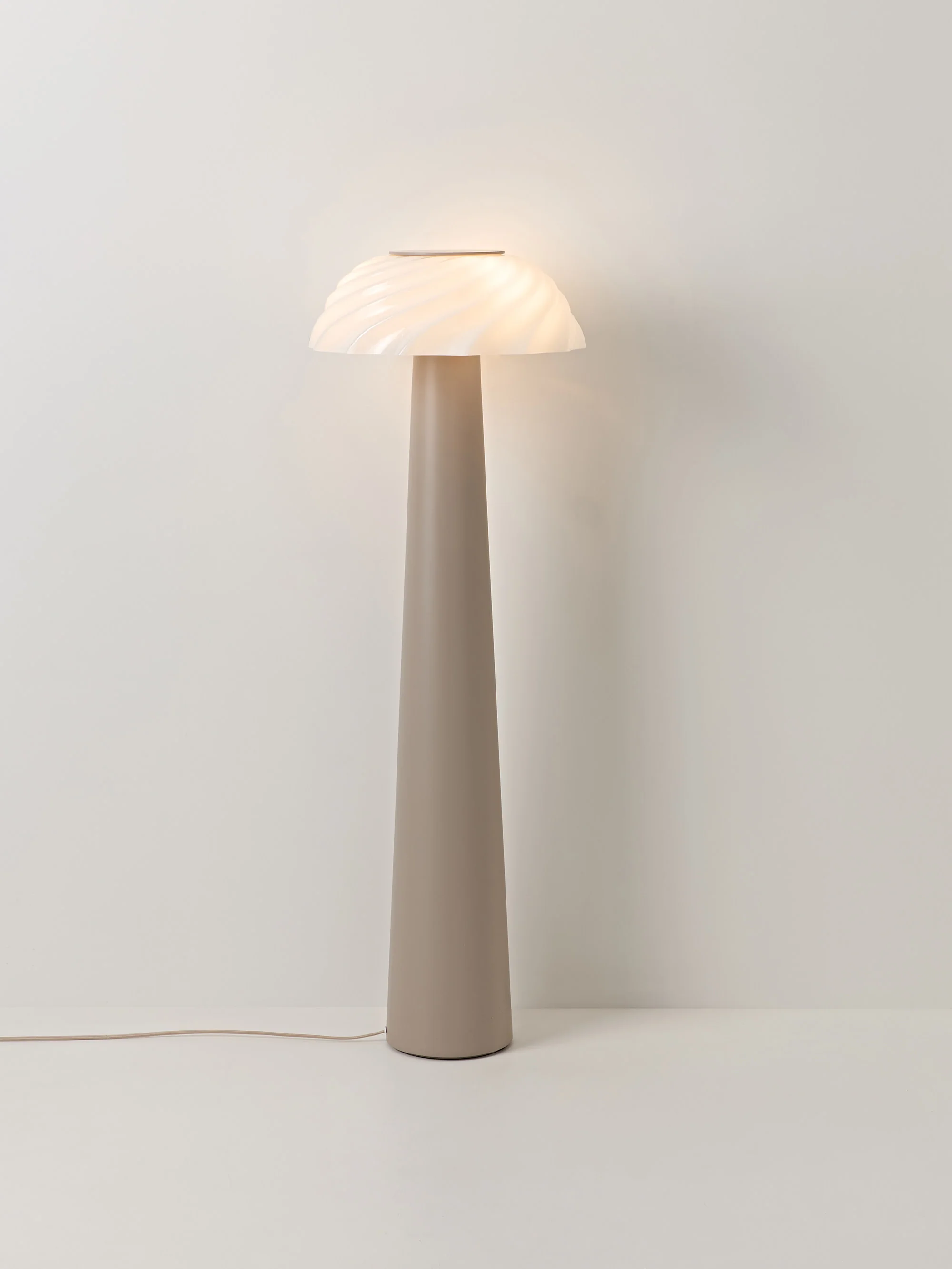 Kleine vloerlamp Anya