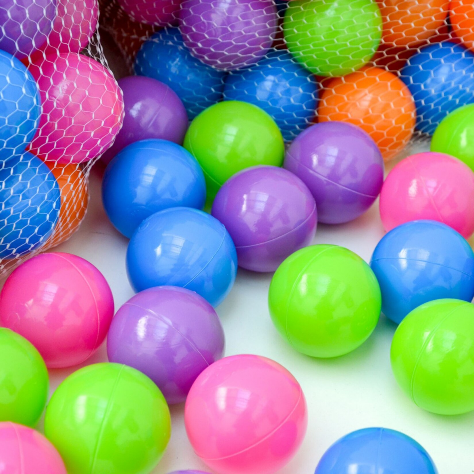 100 Bällebadbälle 6 cm Bunte Bälle für Bällebad Spielbälle Babybälle Pastell