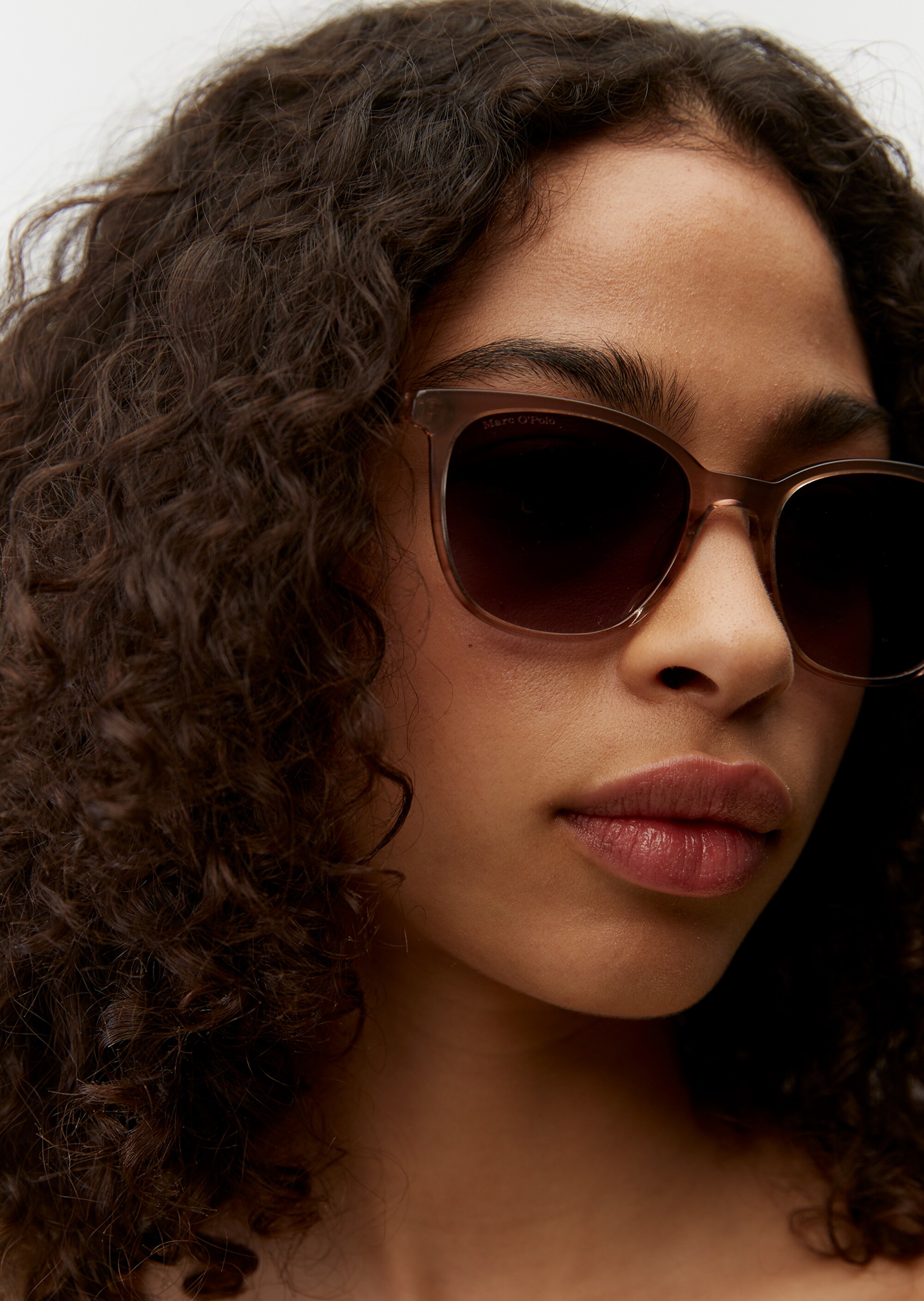 Damen-Sonnenbrille mit getönten Gläsern