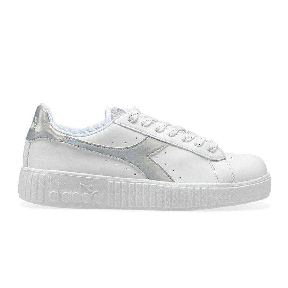 Zapatillas Diadora Game Step Shiny 101.174366 01 C6103 Branco/prata
