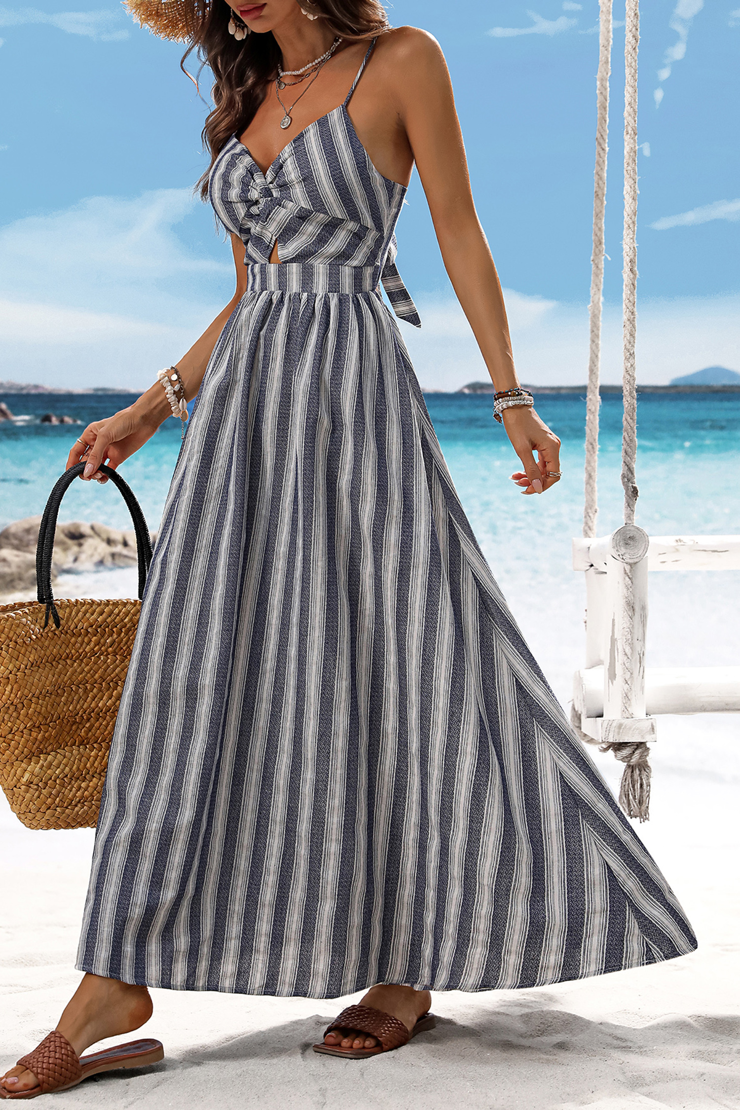 Robe midi torsadée sur le devant à rayures avec trou de serrure