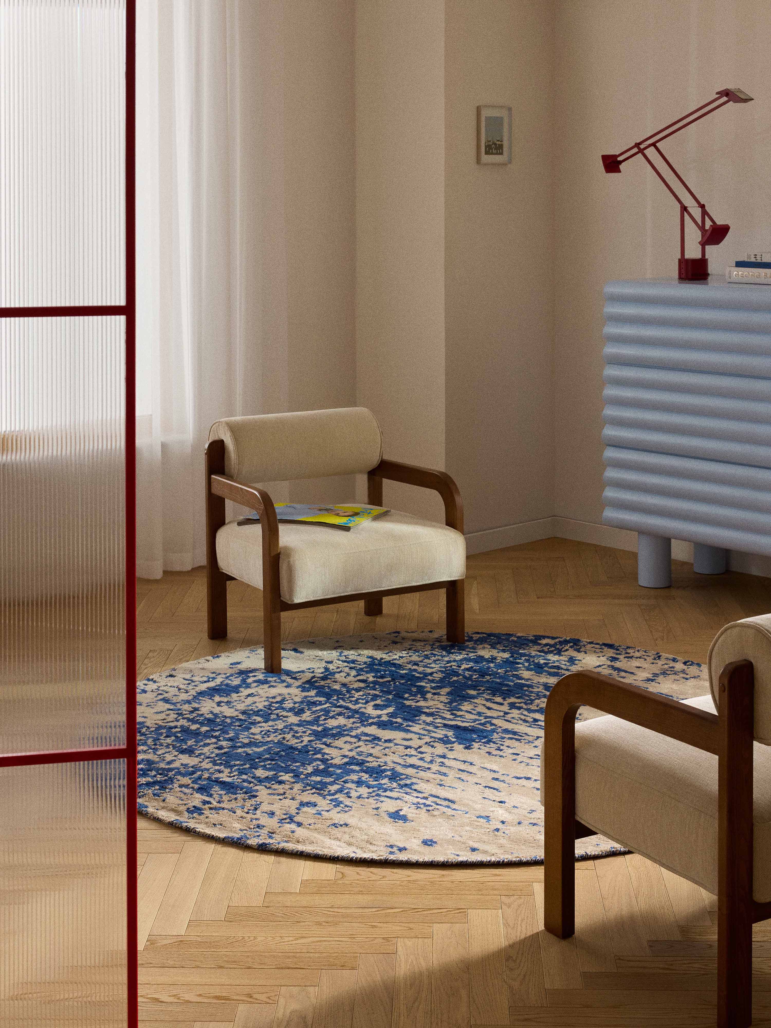 Rond wollen vloerkleed Cynthia met abstract patroon, handgeweven