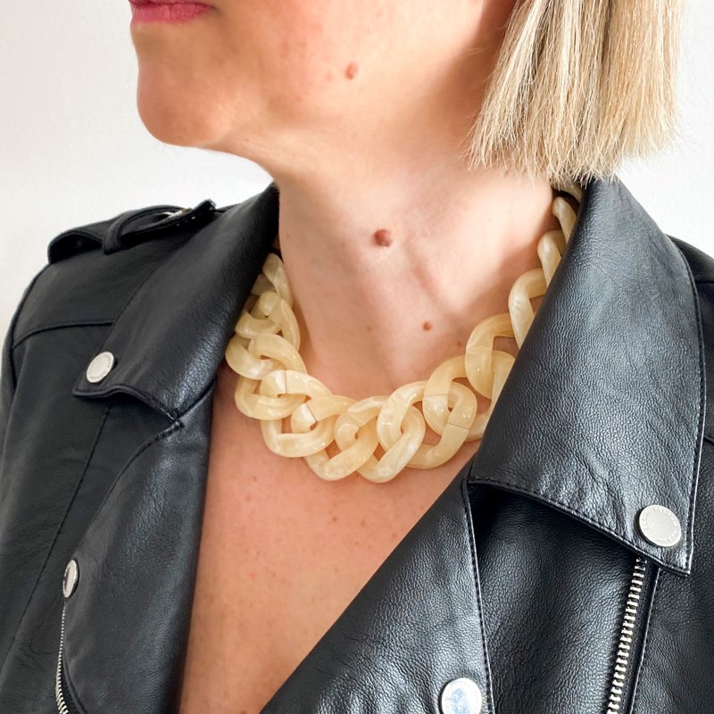 Collier ras du cou mailles ivoire