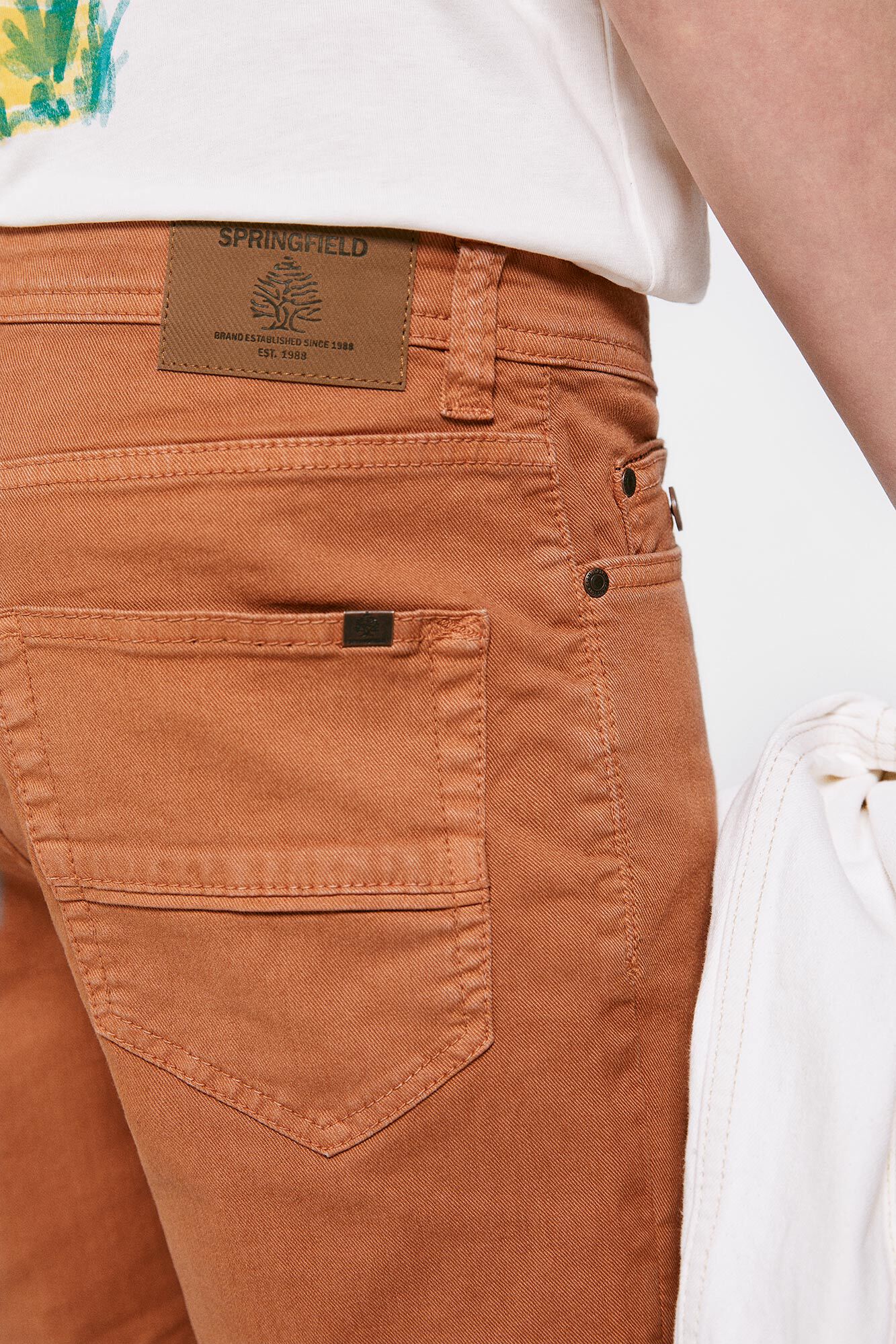 Bermuda de 5 bolsos, lavagem slim - vermelha
