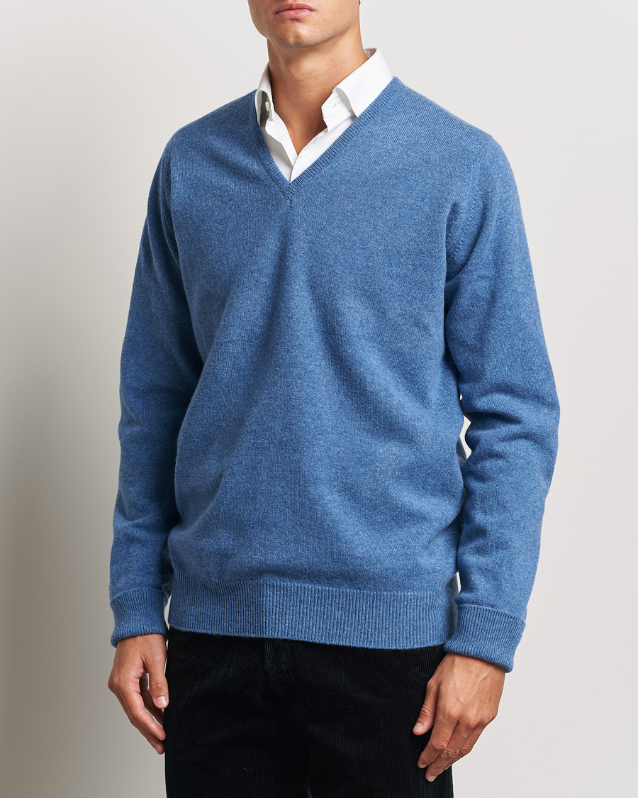 William Lockie Rob Lambswool V-Neck Clyde
