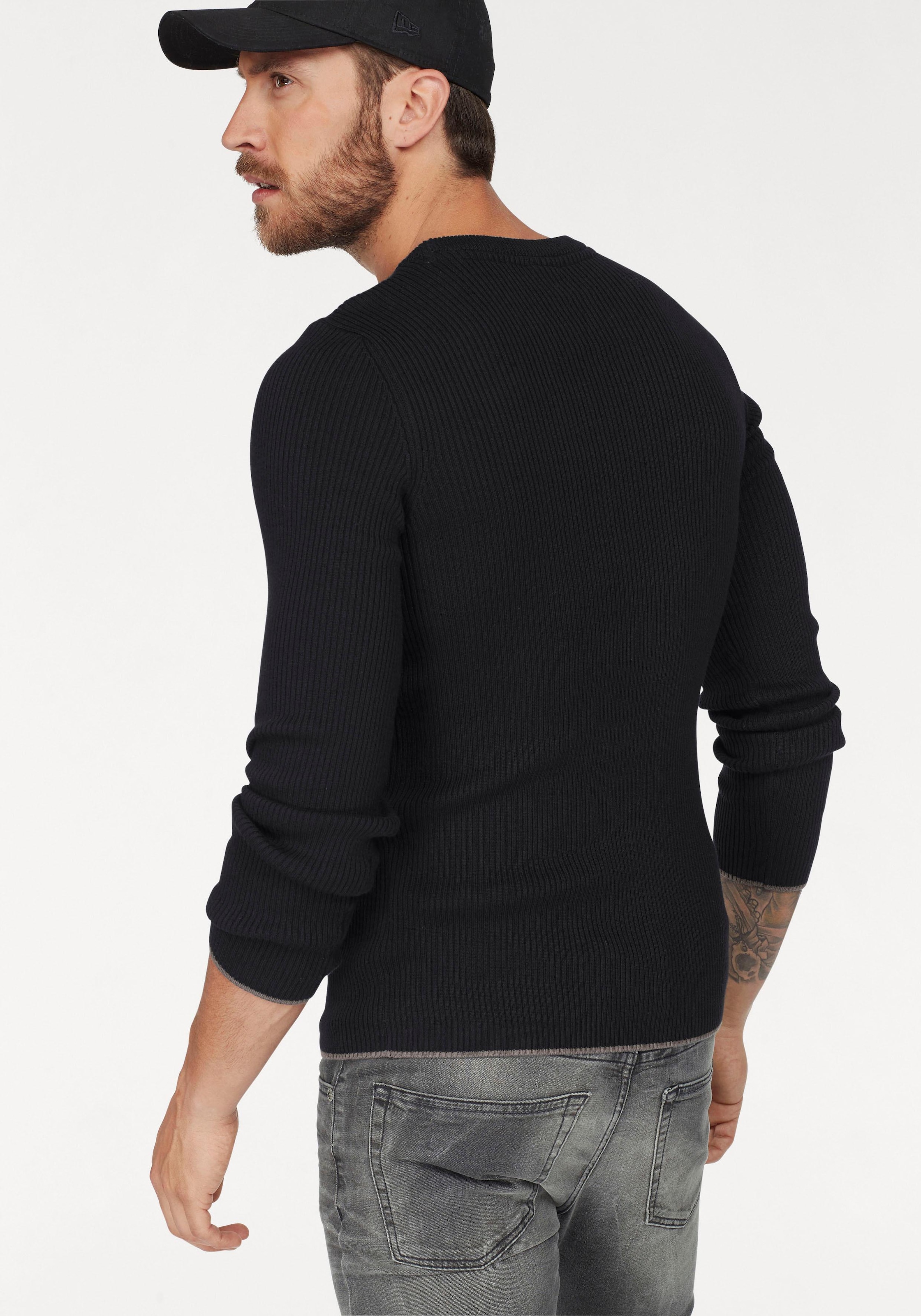 Bruno Banani Rundhalspullover , in Rippoptik