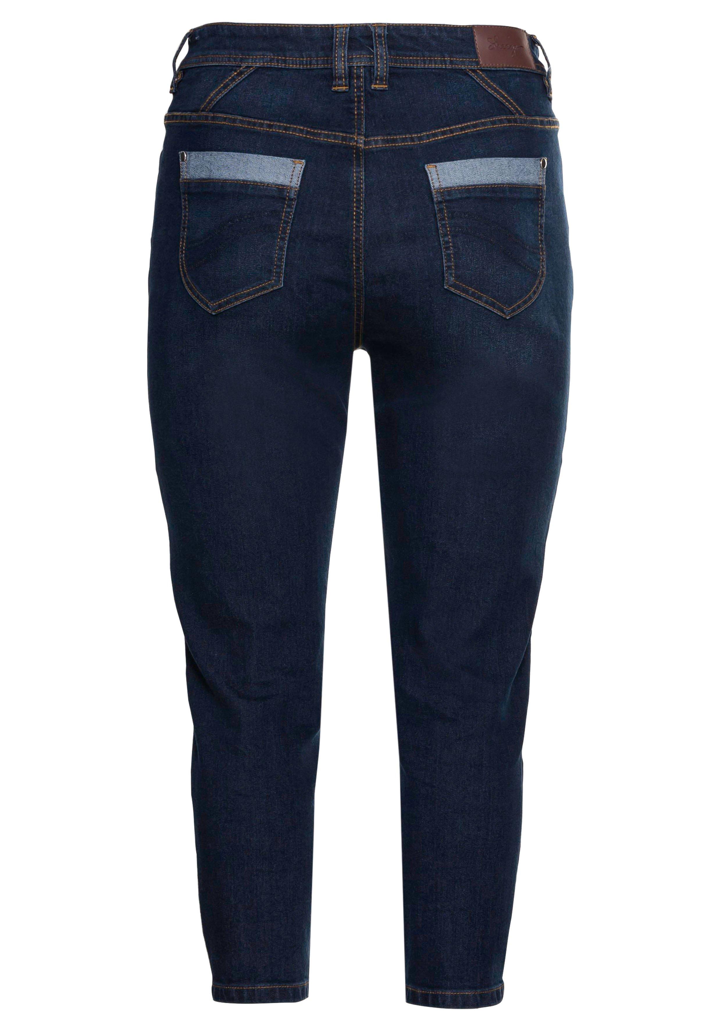 Skinny Jeans in 7/8-Länge, mit Stickerei vorn