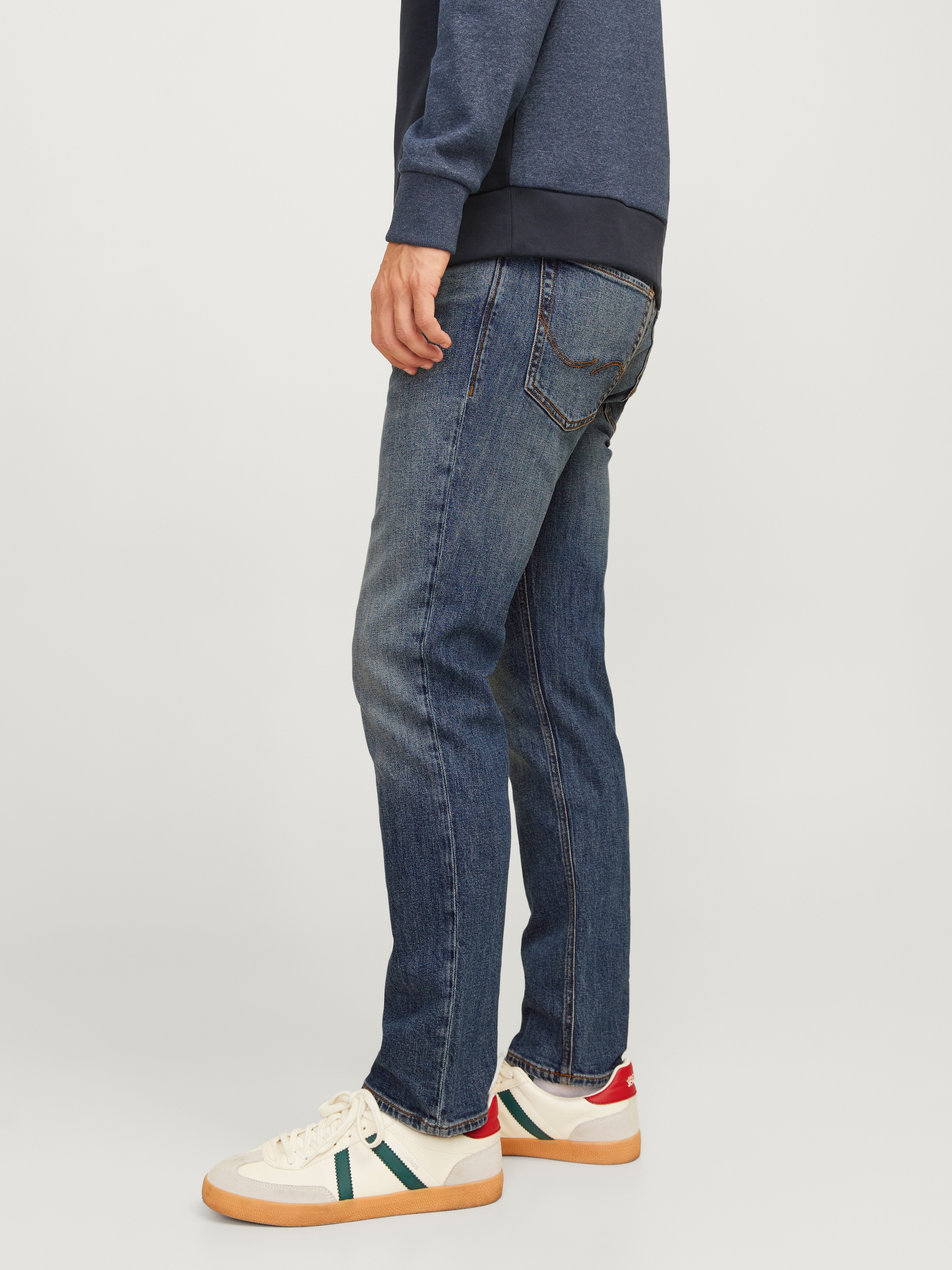 Jack & Jones Regular-fit-Jeans »JJICLARK im Used-Look, Stretchkomfort und niedrige Leibhöhe«, mit Abriebeffekten