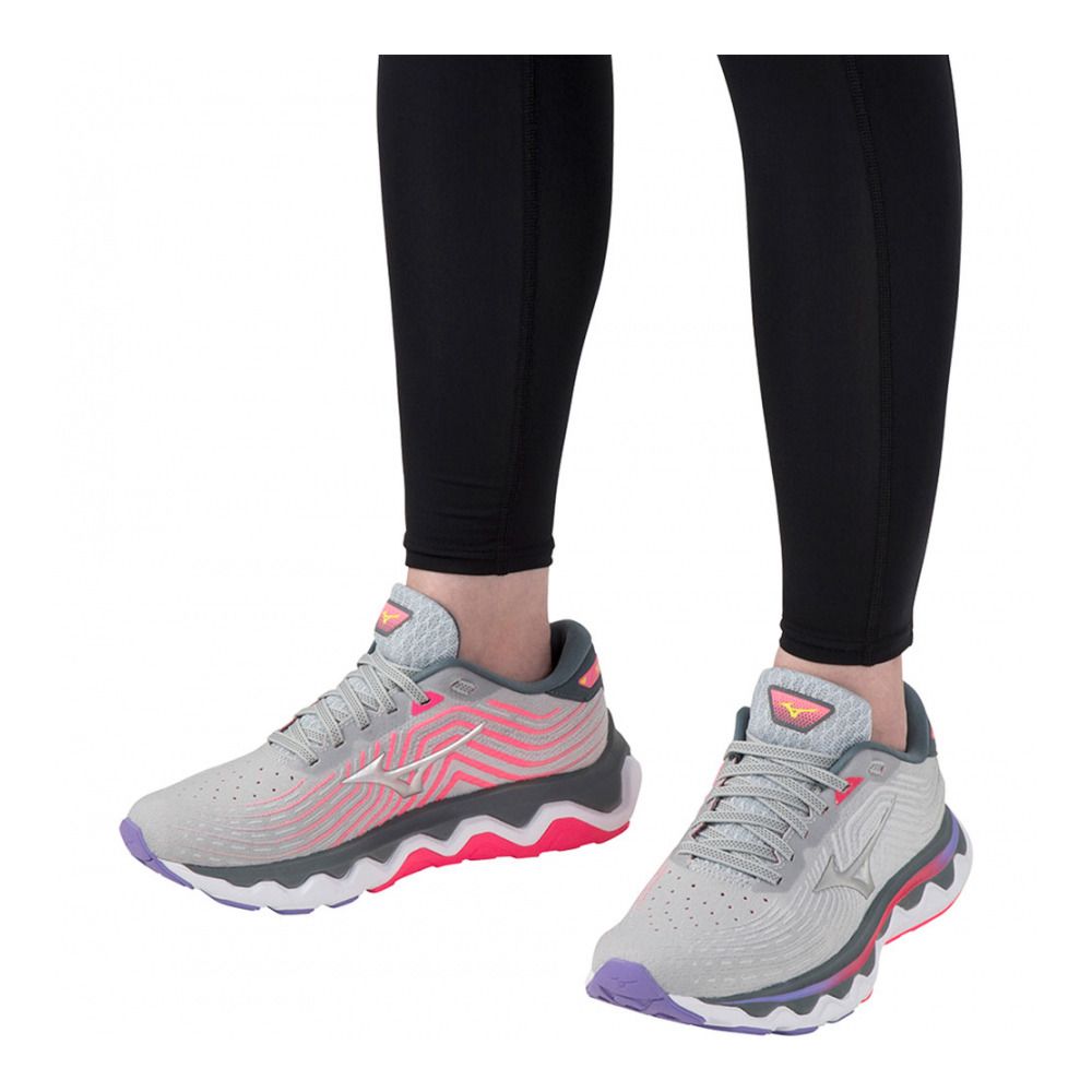 Mizuno WAVE HORIZON 6 - Chaussures running Femme pearl blue/silver/high-vis pink