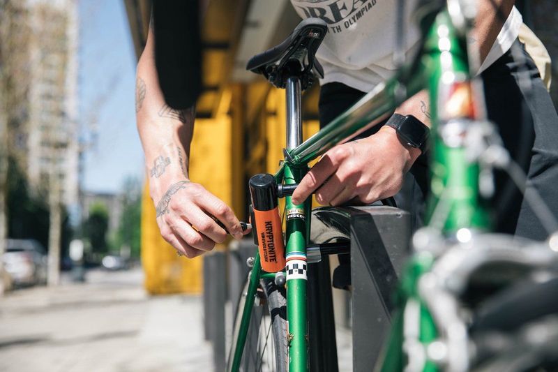 Kryptonite Evolution Mini-5 Beugelslot – ART-2 Slot – Stalen Beugelslot Elektrische Fiets – 14x18 cm – Zwart/Oranje