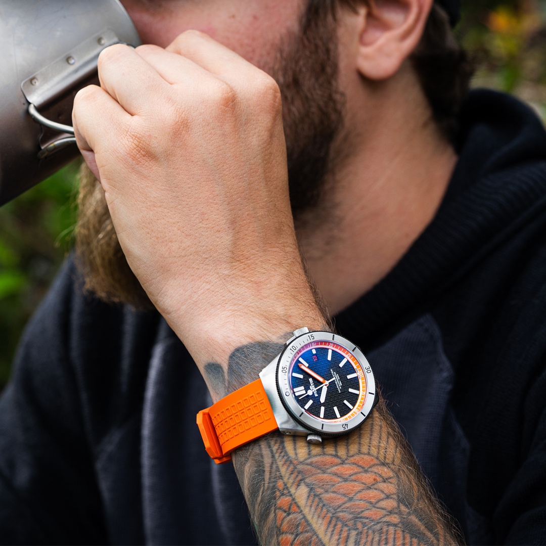 Fortis Marinemaster M-44 Chronometer Amber Orange Horizon Strap