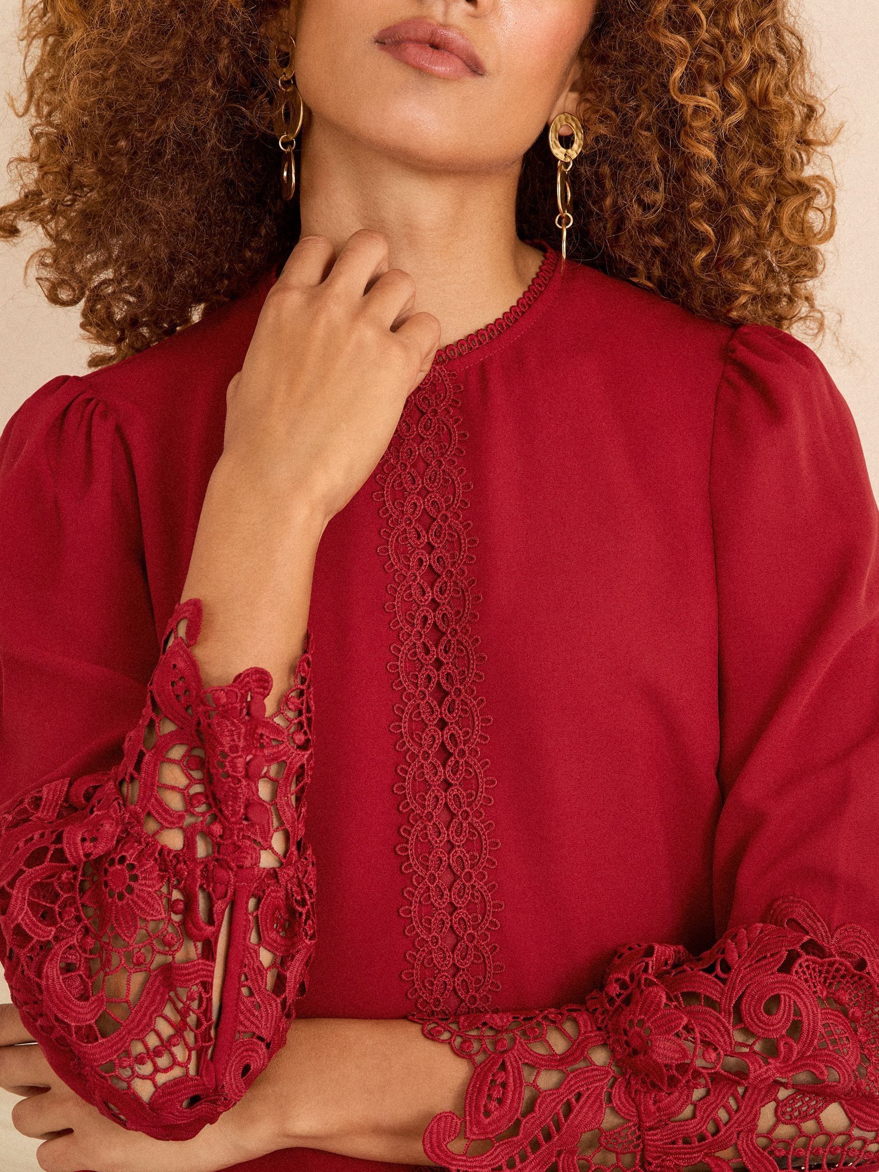 Rood - Love & Roses blouse met lange mouwen en kanten manchetten