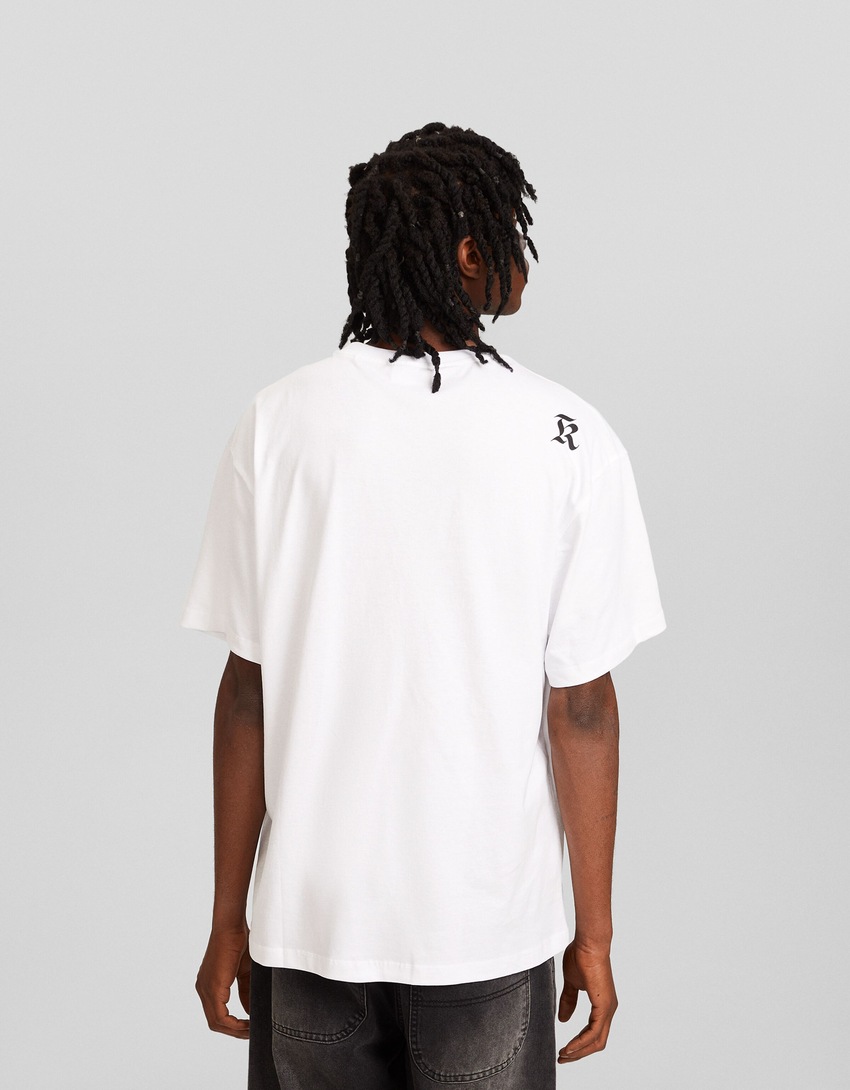 Camiseta de manga curta com estampa e modelagem quadrada