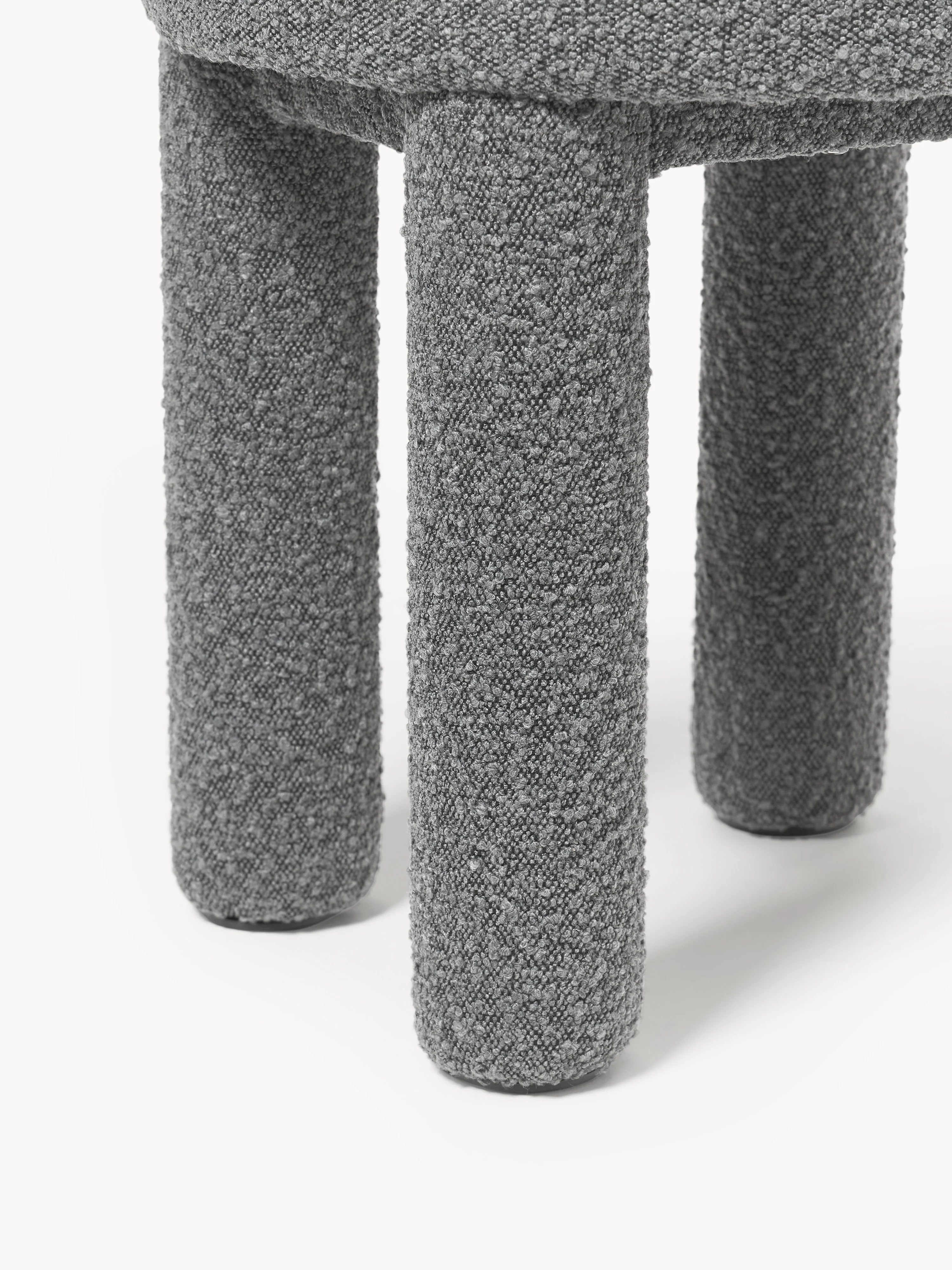 Westwing | Crosby Studios, bouclé gestoffeerde kruk Tabouret 1