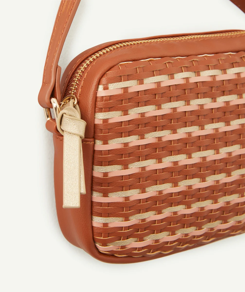 SAC À BANDOULIÈRE MARRON AVEC TRESSAGE FILLE