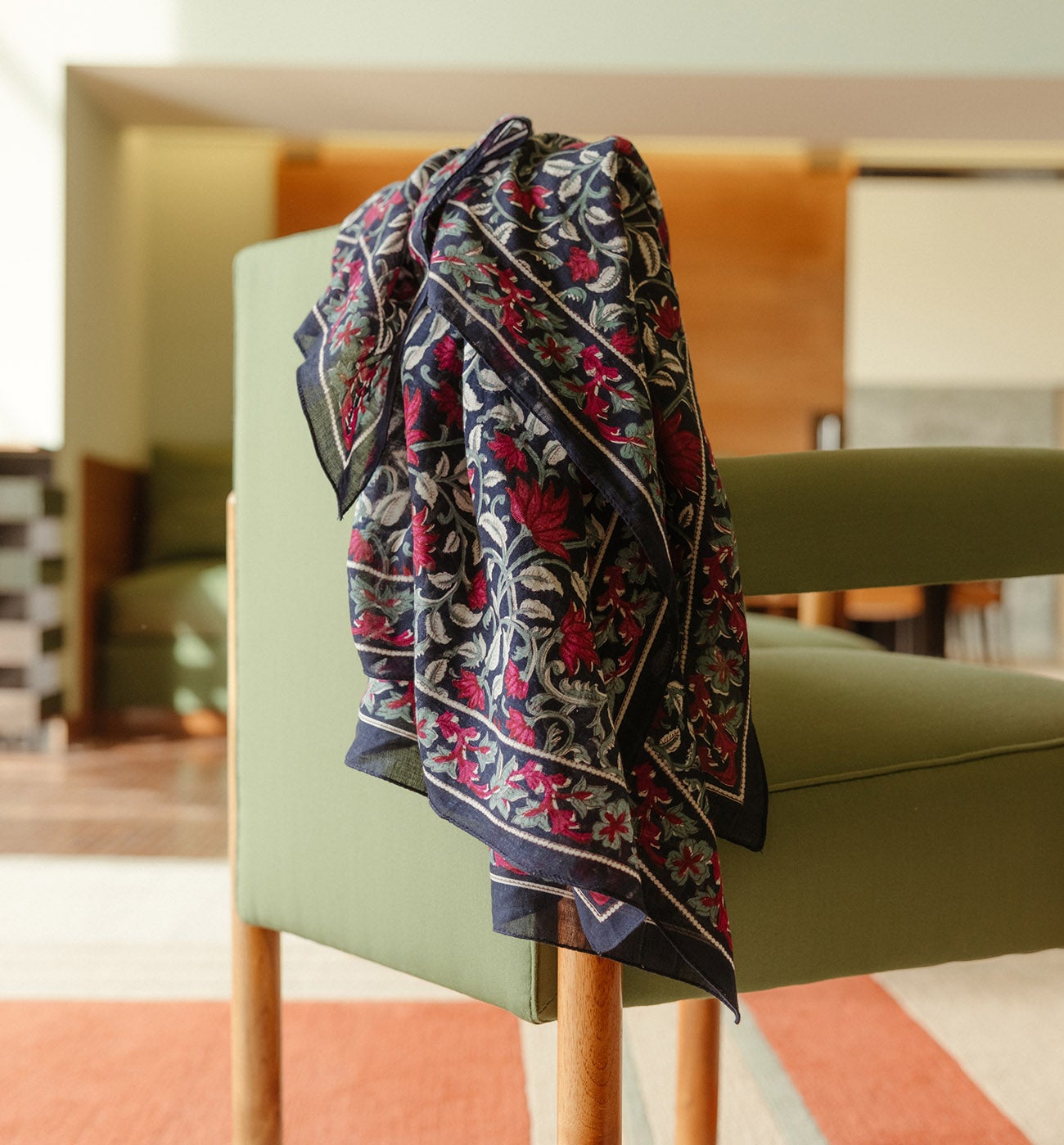 Grand foulard carré imprimé - Imprimé marine
