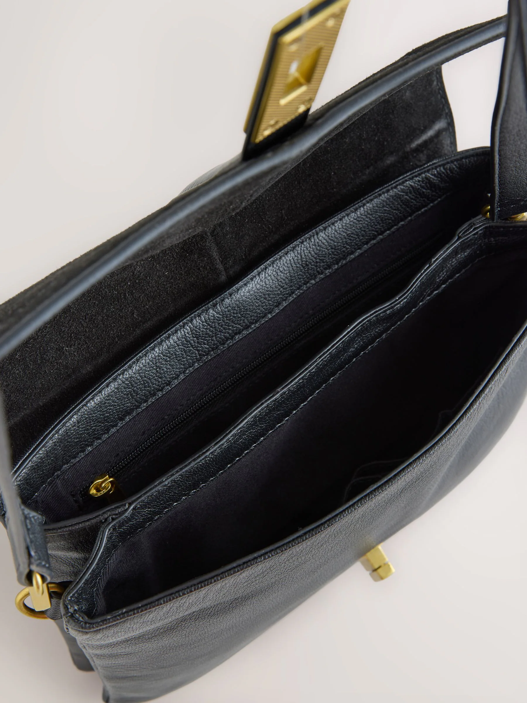 Zwart - Crossbodytas met imitatie krokodillenleer